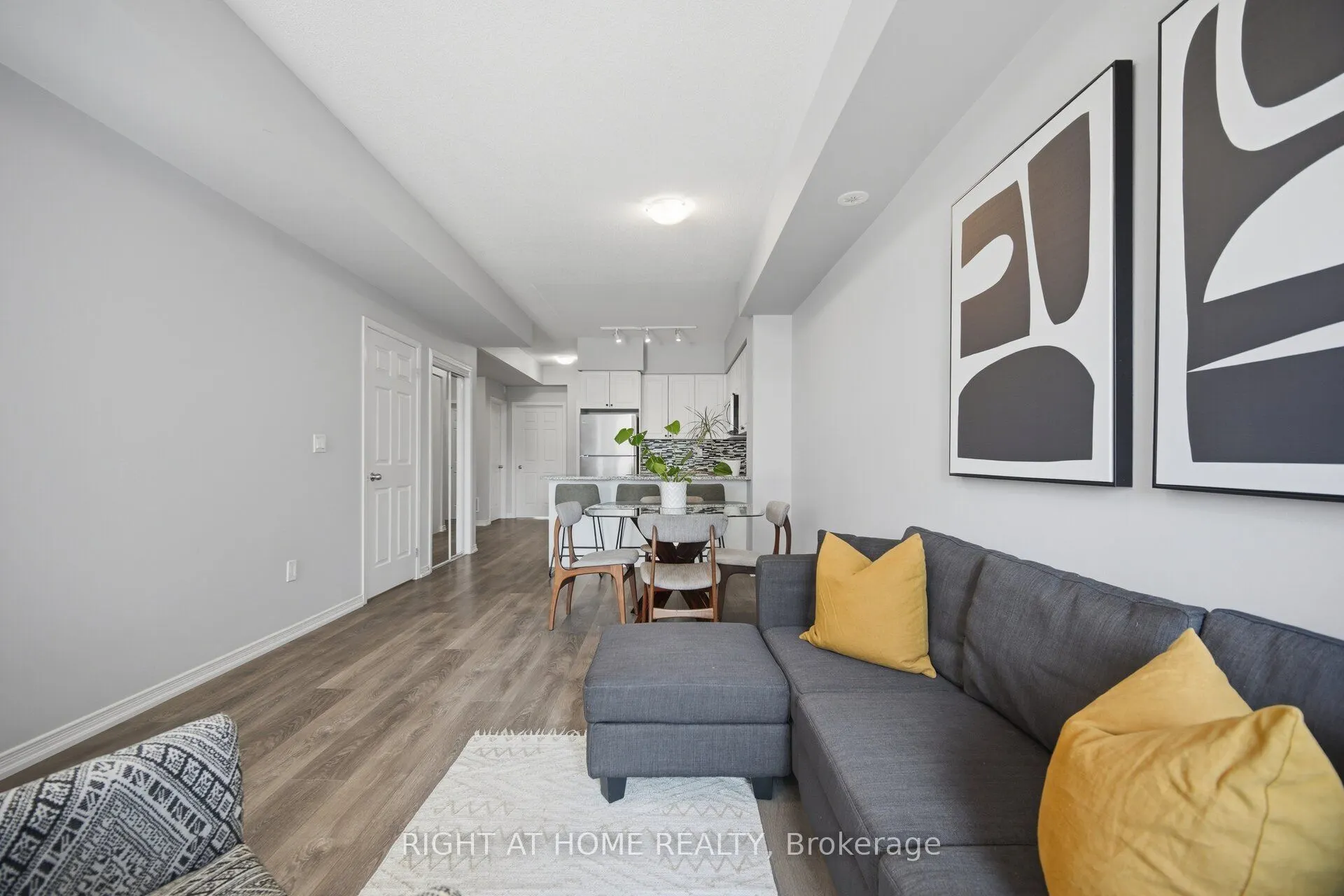 515 Kingbird Grove #233