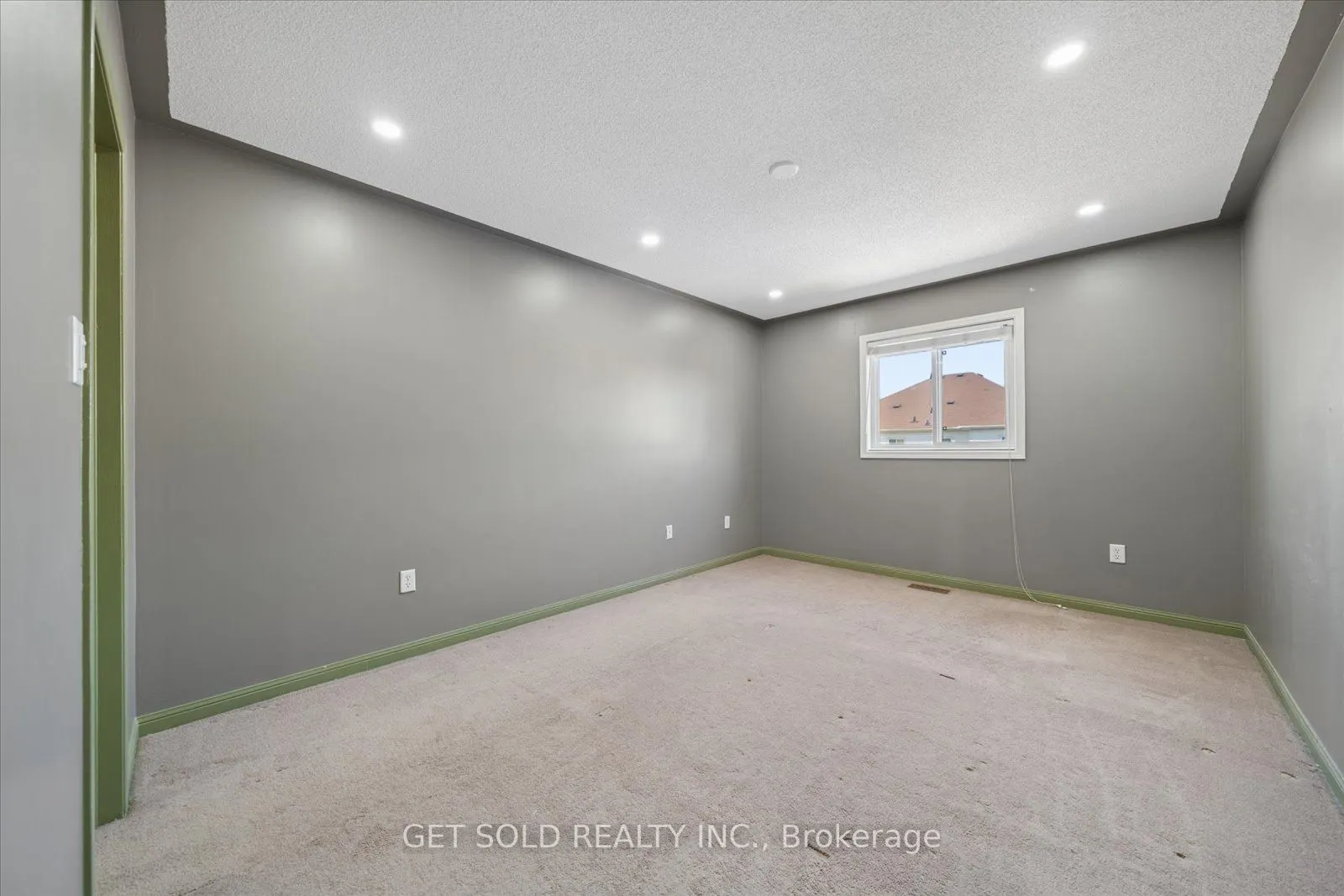 122 Medland Avenue