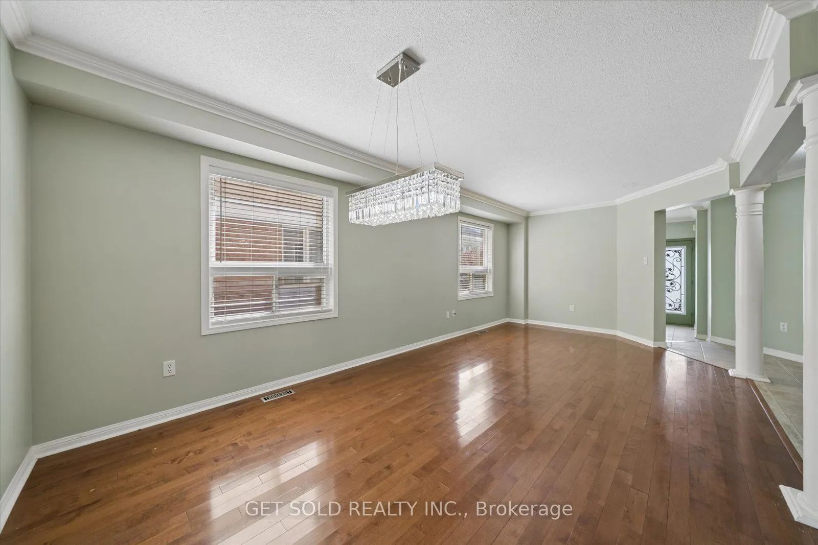 122 Medland Avenue