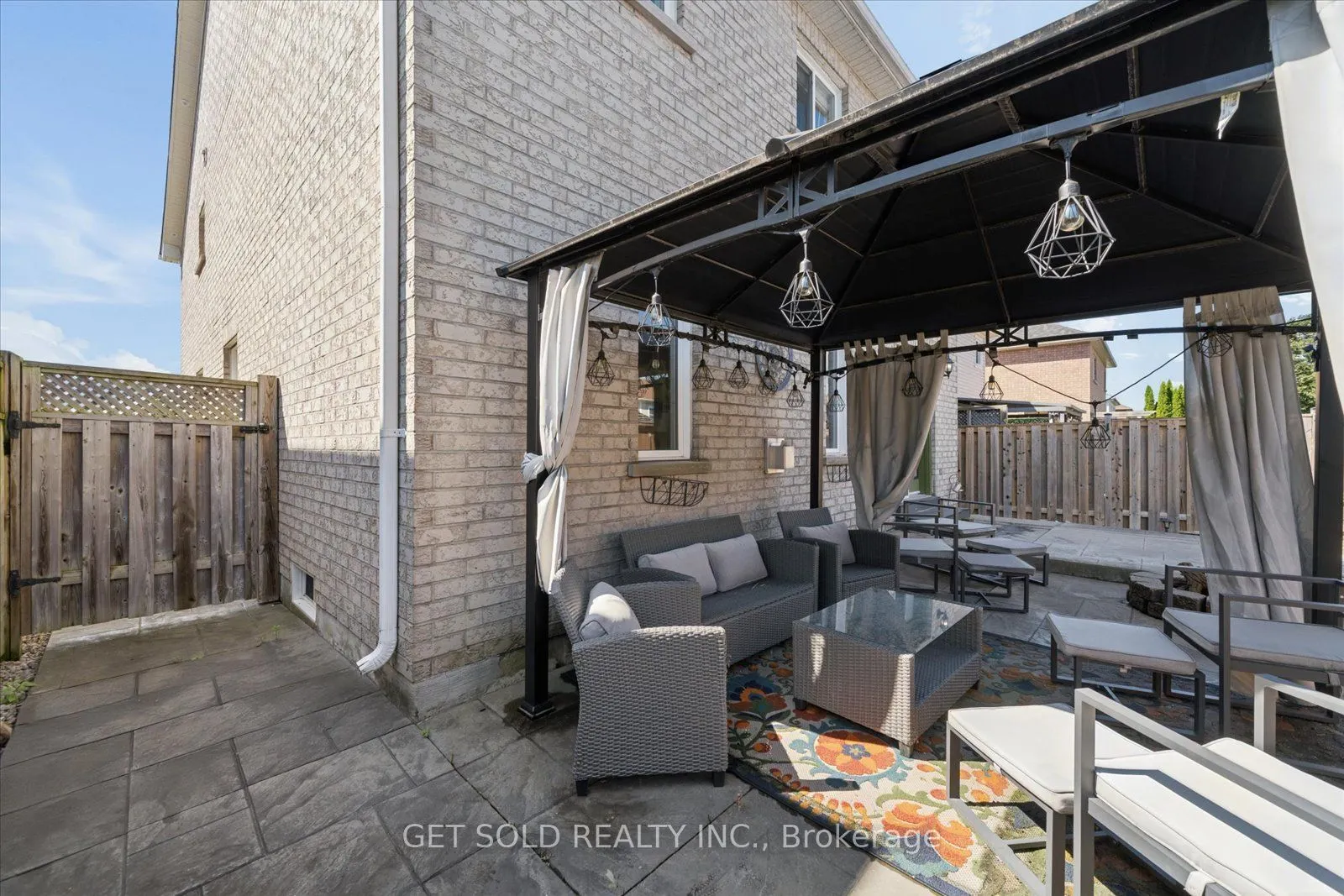122 Medland Avenue