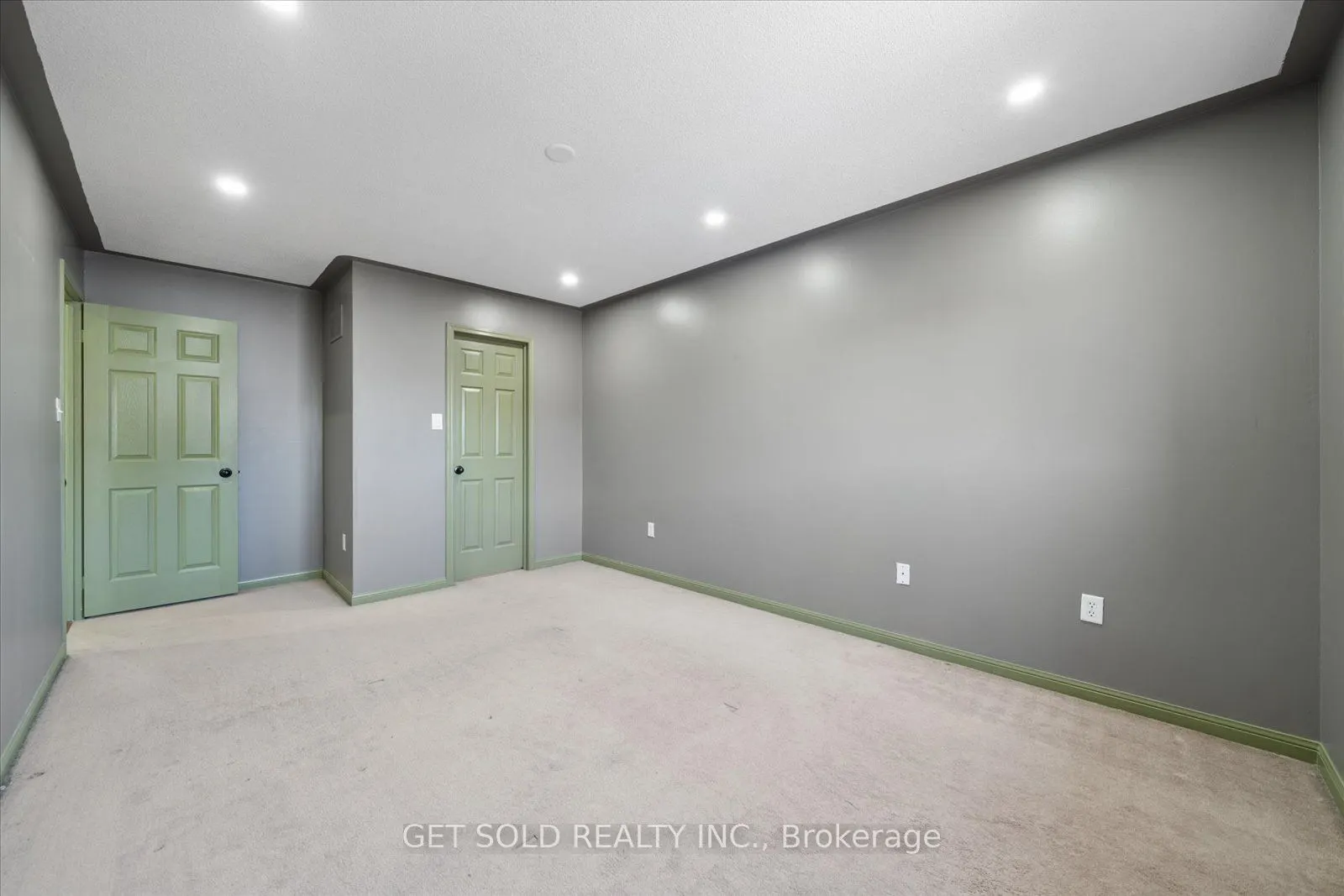 122 Medland Avenue
