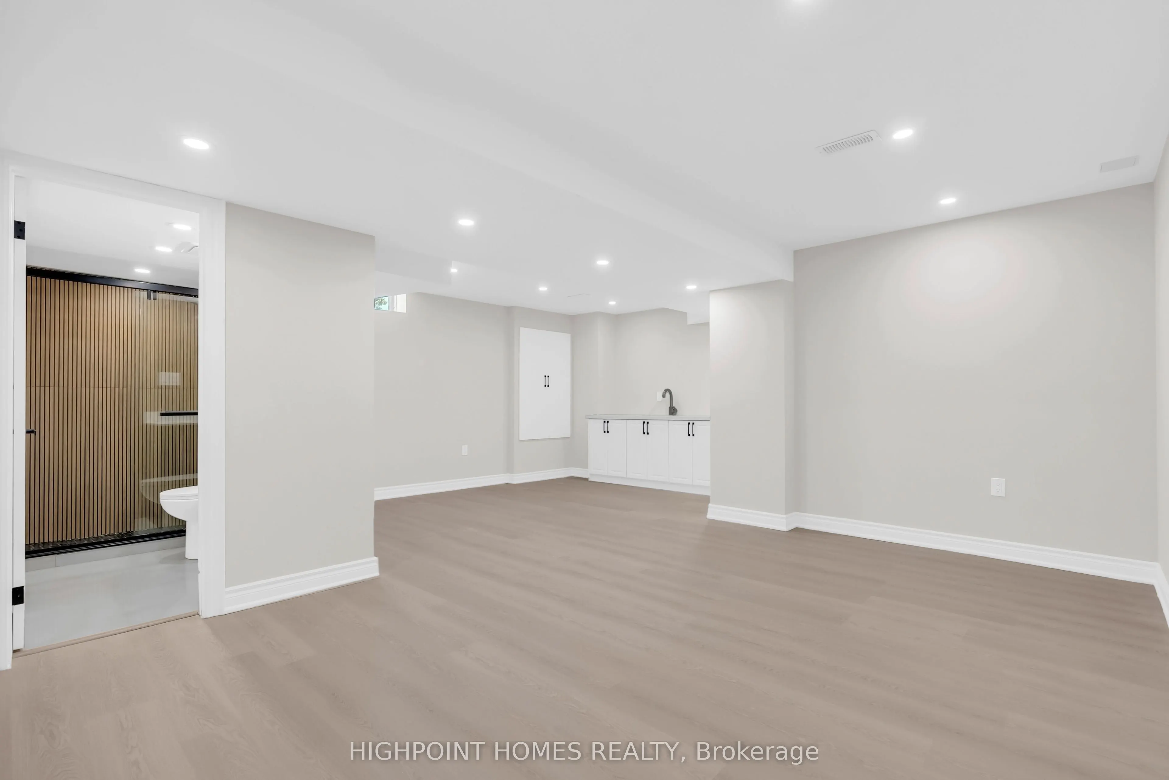 865 Riverside Drive