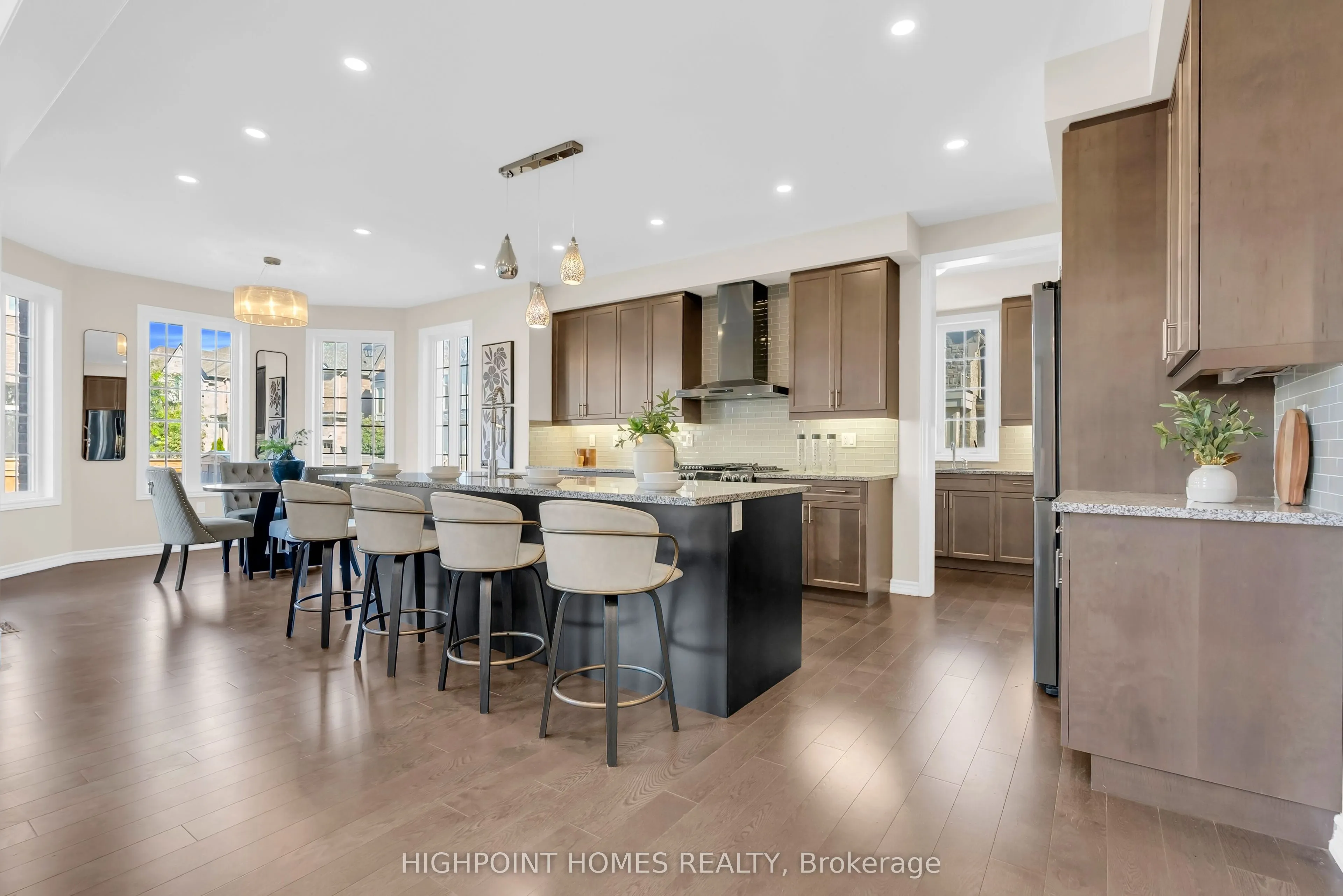 865 Riverside Drive