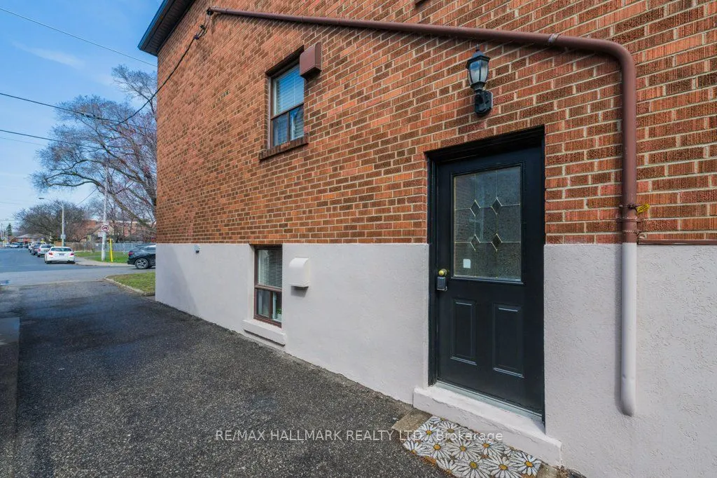 225 Woodville Avenue #Upper