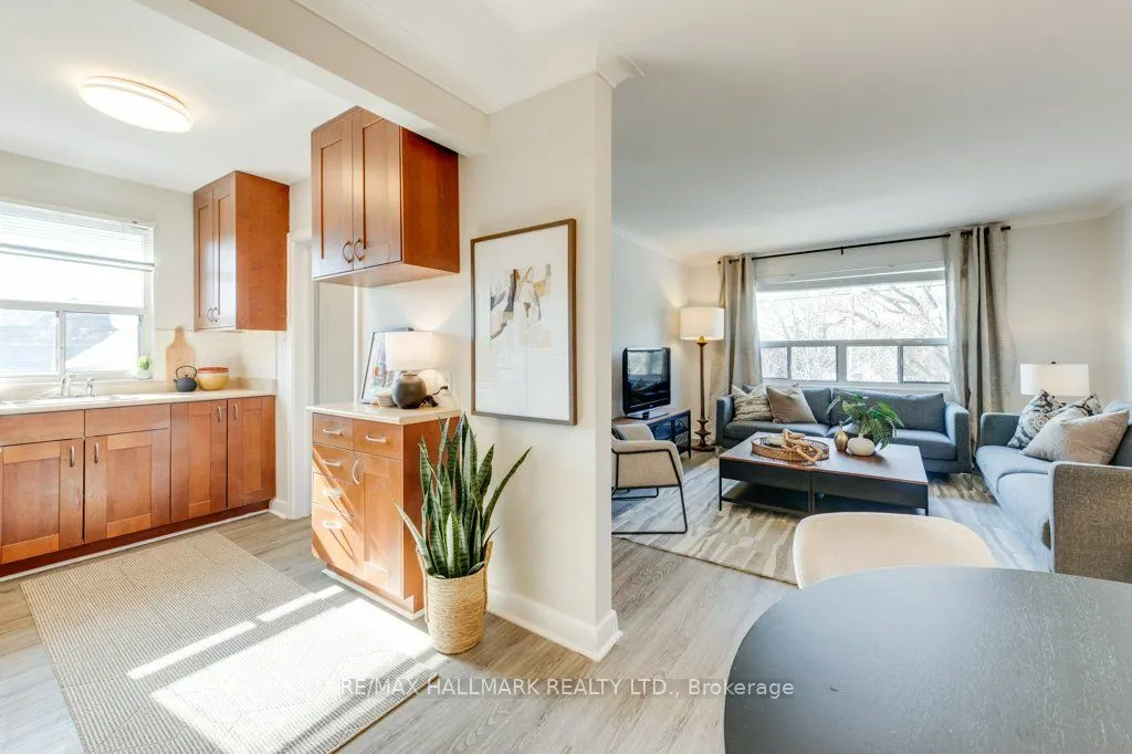 225 Woodville Avenue #Upper