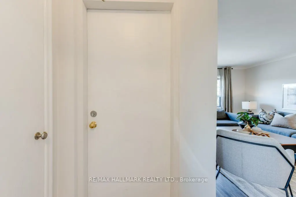 225 Woodville Avenue #Upper