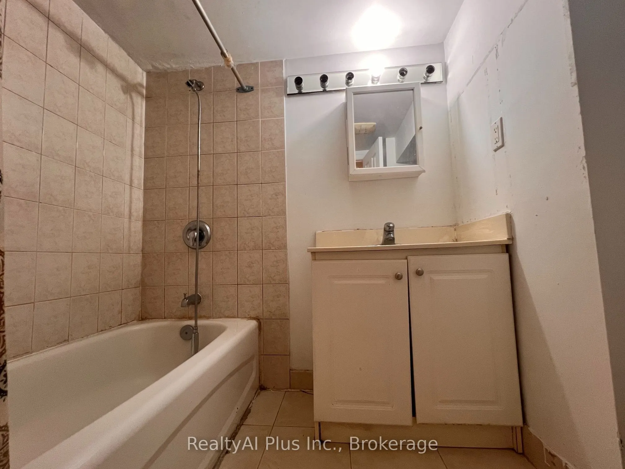 182 Boulton Avenue