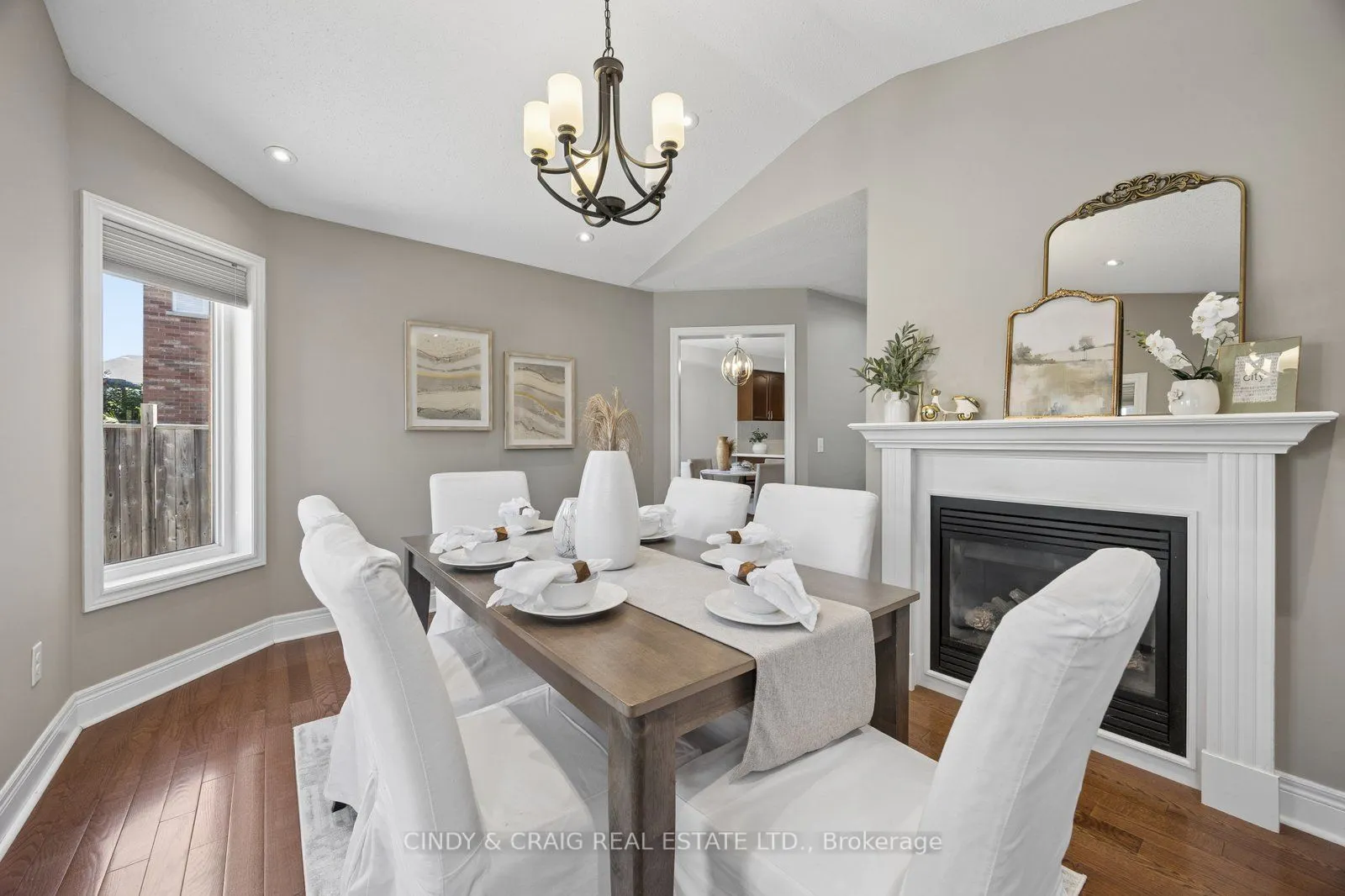 82 Dewell Crescent