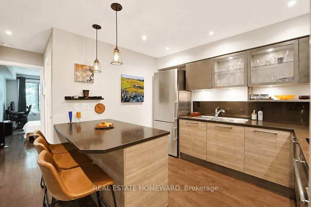 1941 Queen Street E #304