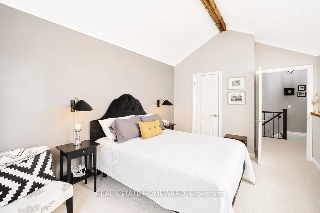 1941 Queen Street E #304