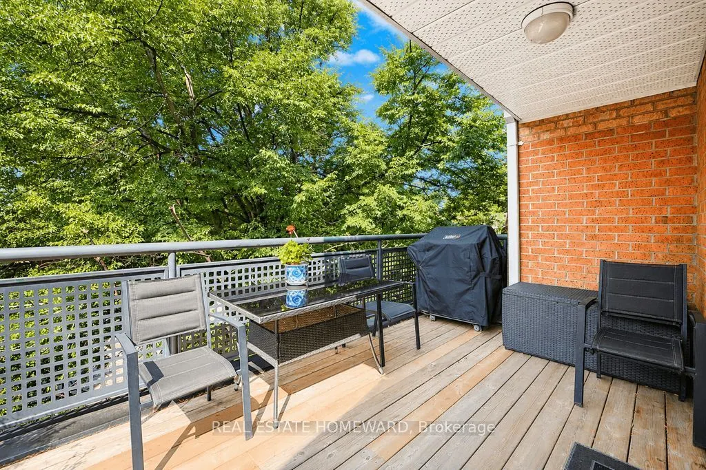 1941 Queen Street E #304