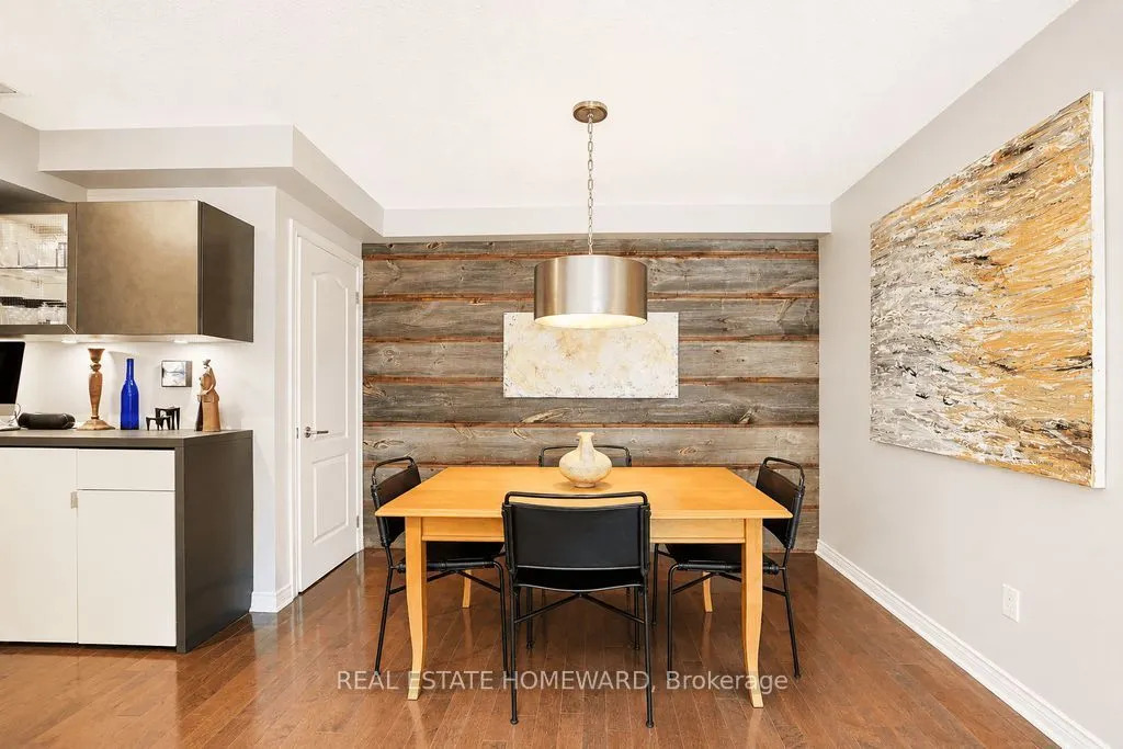 1941 Queen Street E #304