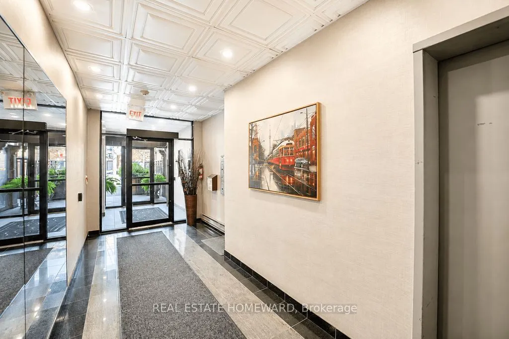 1941 Queen Street E #304
