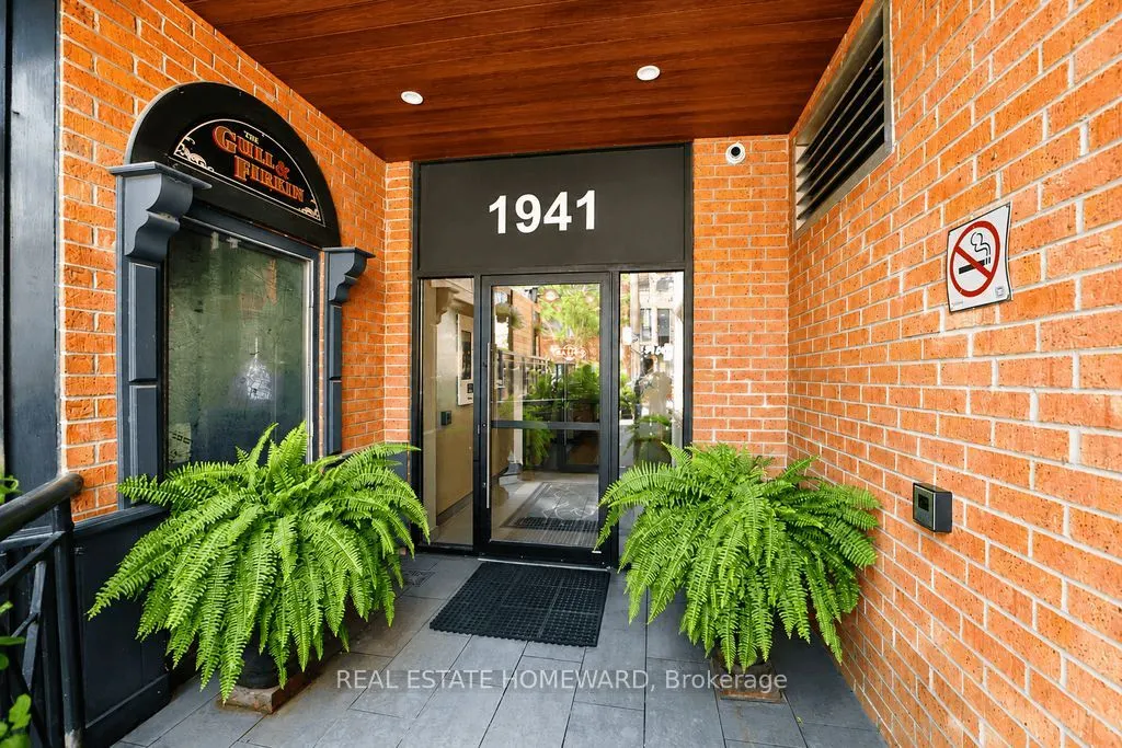 1941 Queen Street E #304