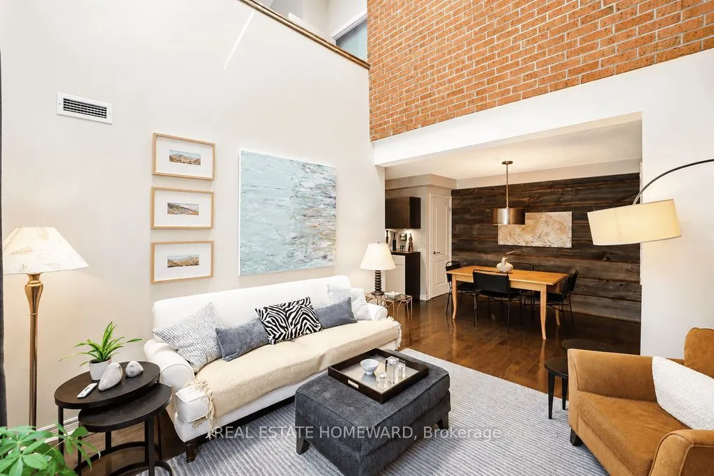 1941 Queen Street E #304