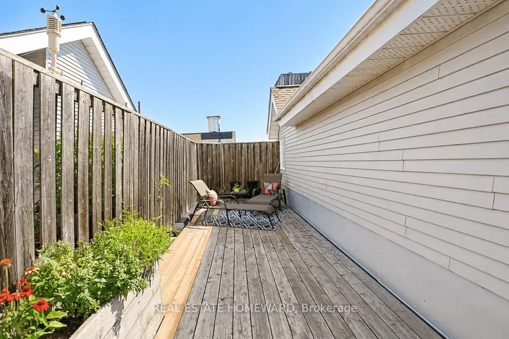1941 Queen Street E #304