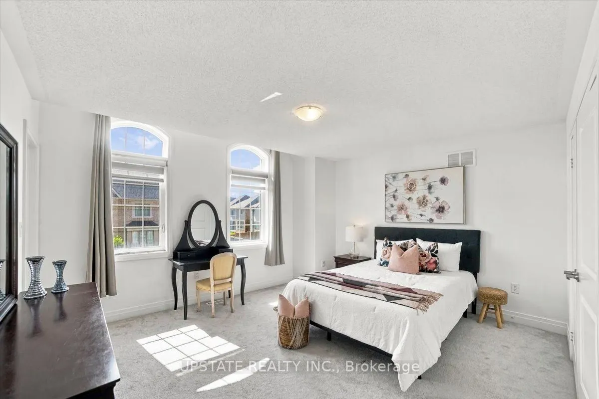 18 Blenheim Circle