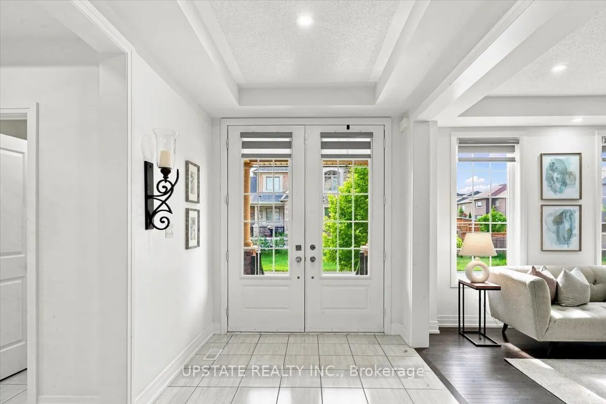 18 Blenheim Circle