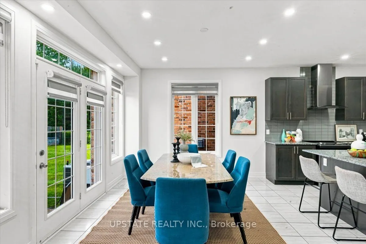 18 Blenheim Circle
