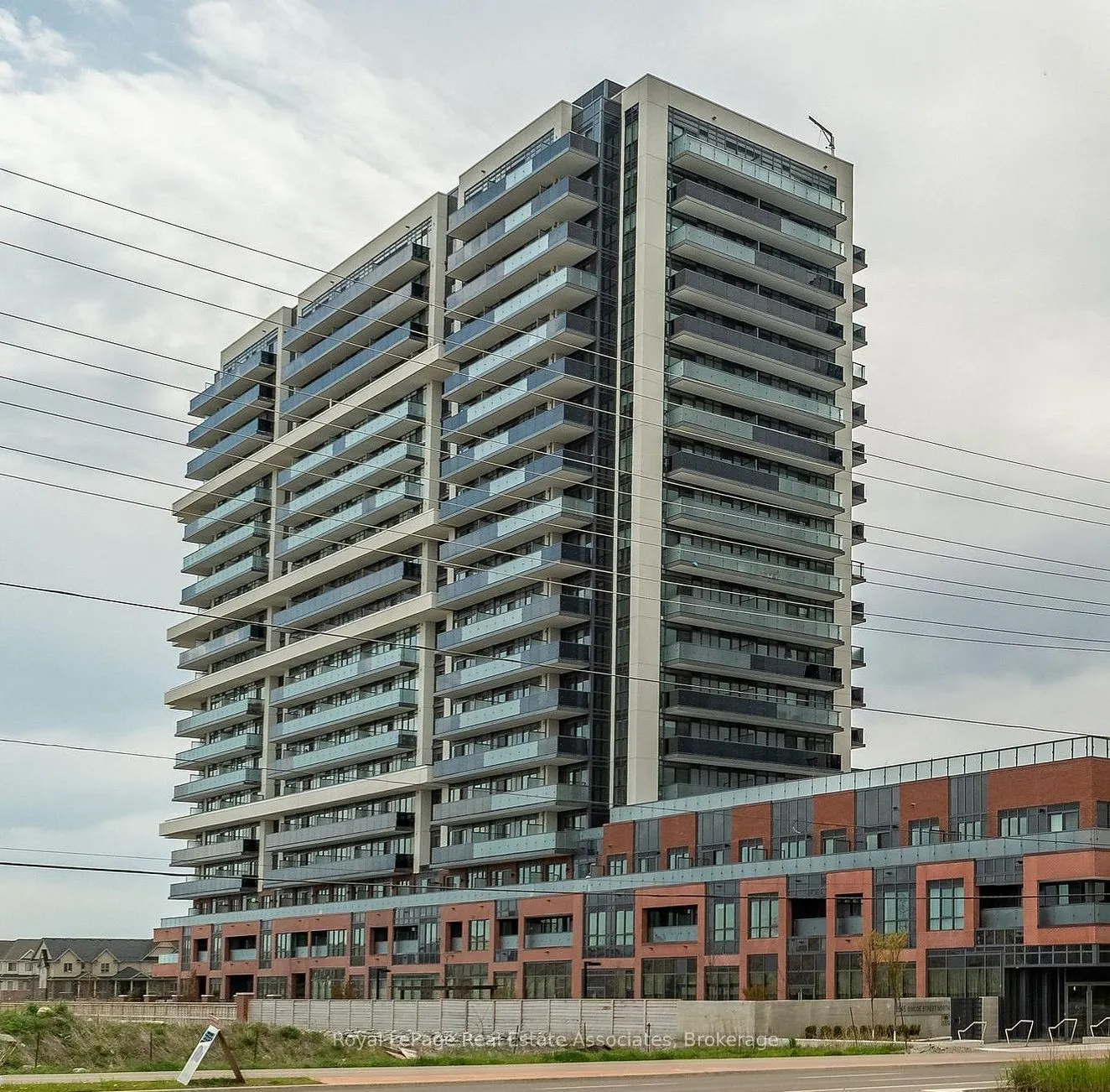 2545 Simcoe Street N #925