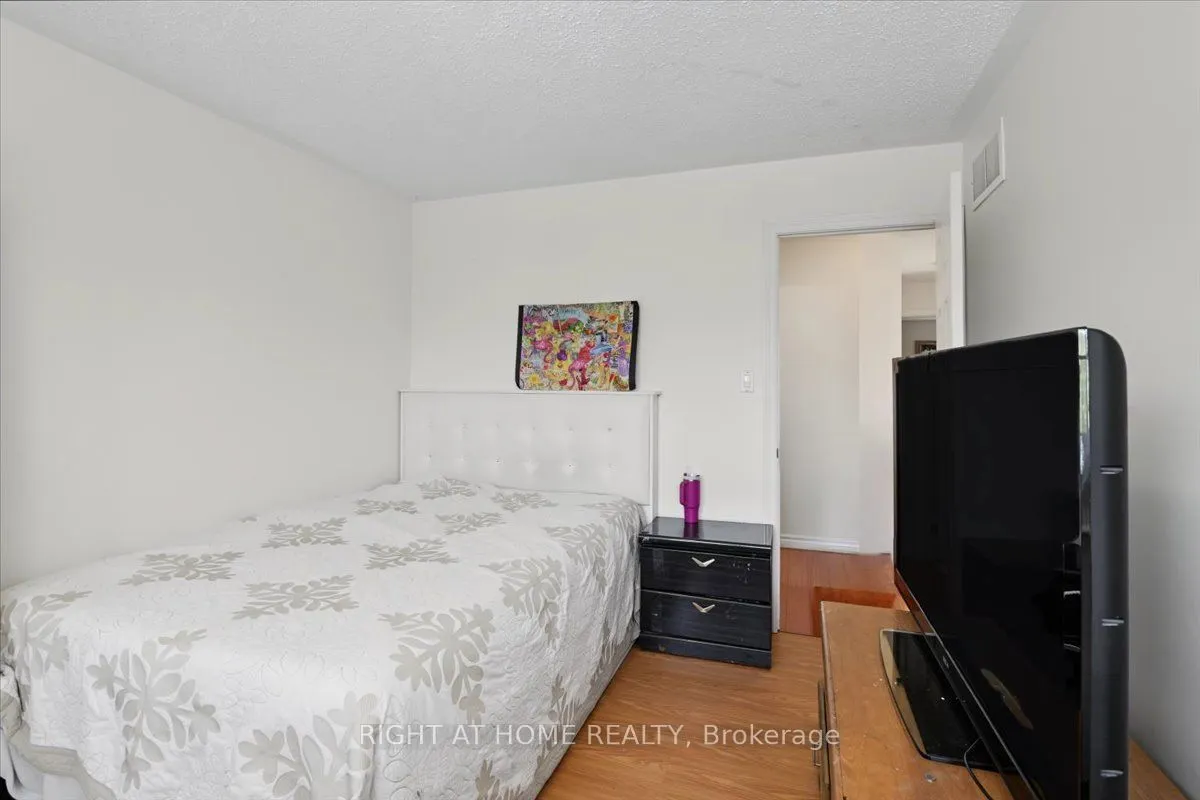 1350 Wadebridge Crescent