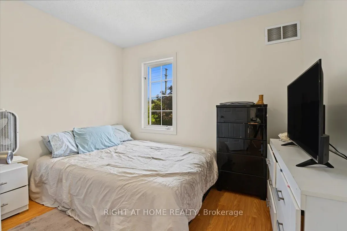 1350 Wadebridge Crescent