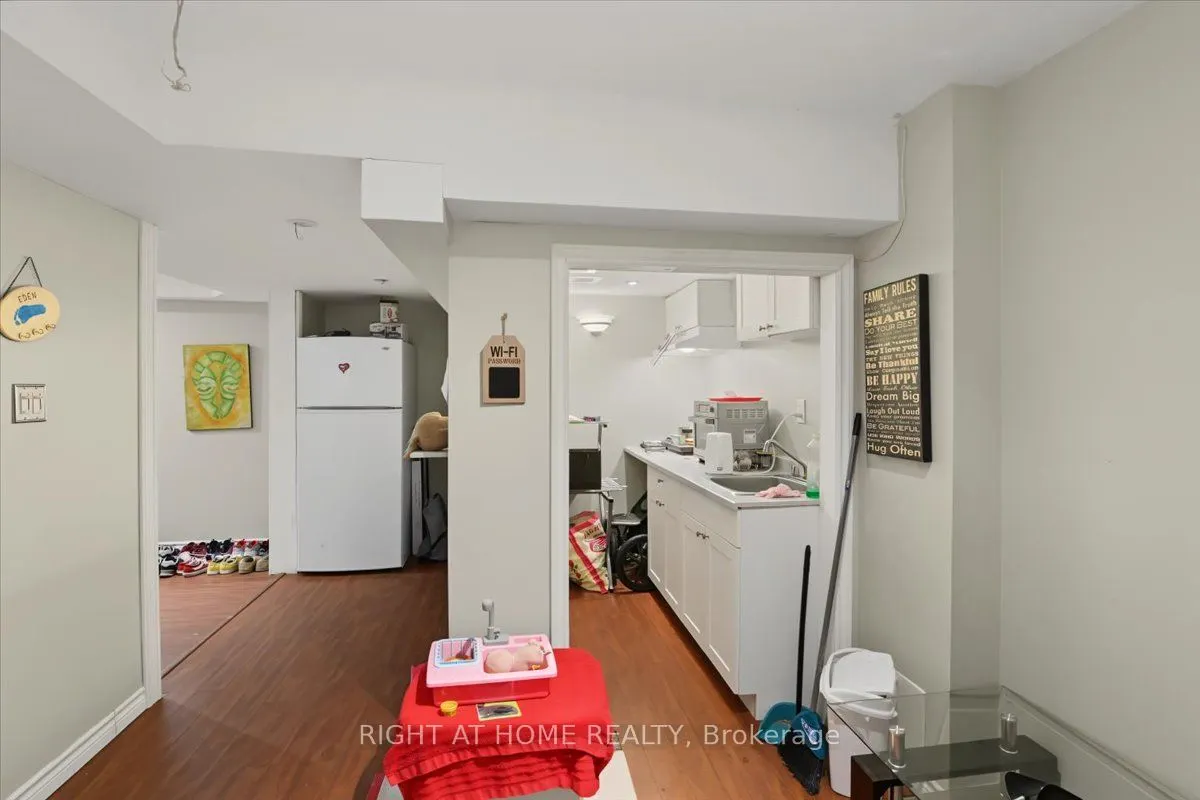 1350 Wadebridge Crescent