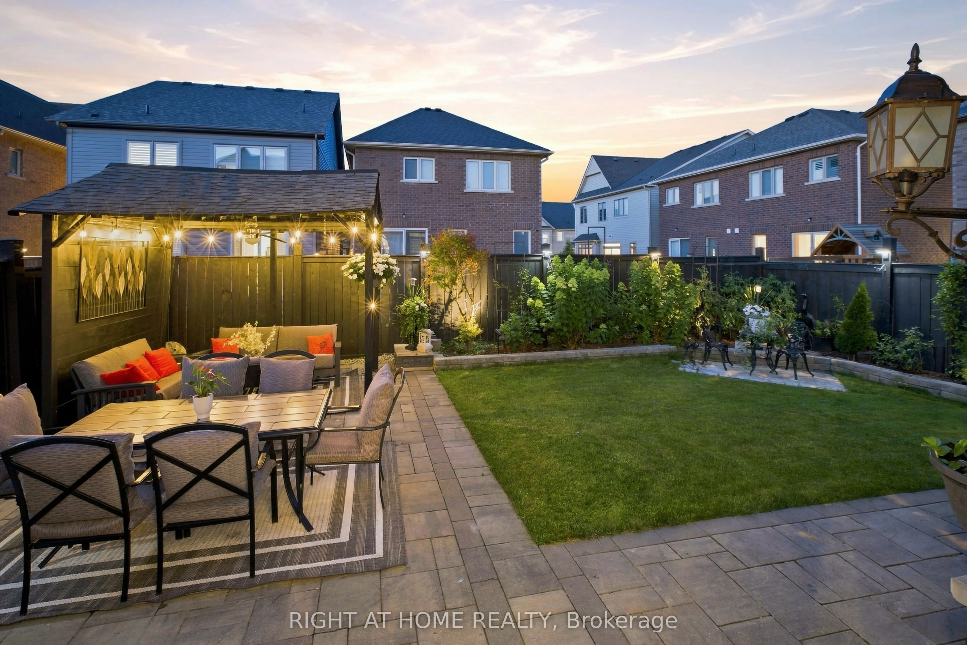 2349 Dress Circle Crescent