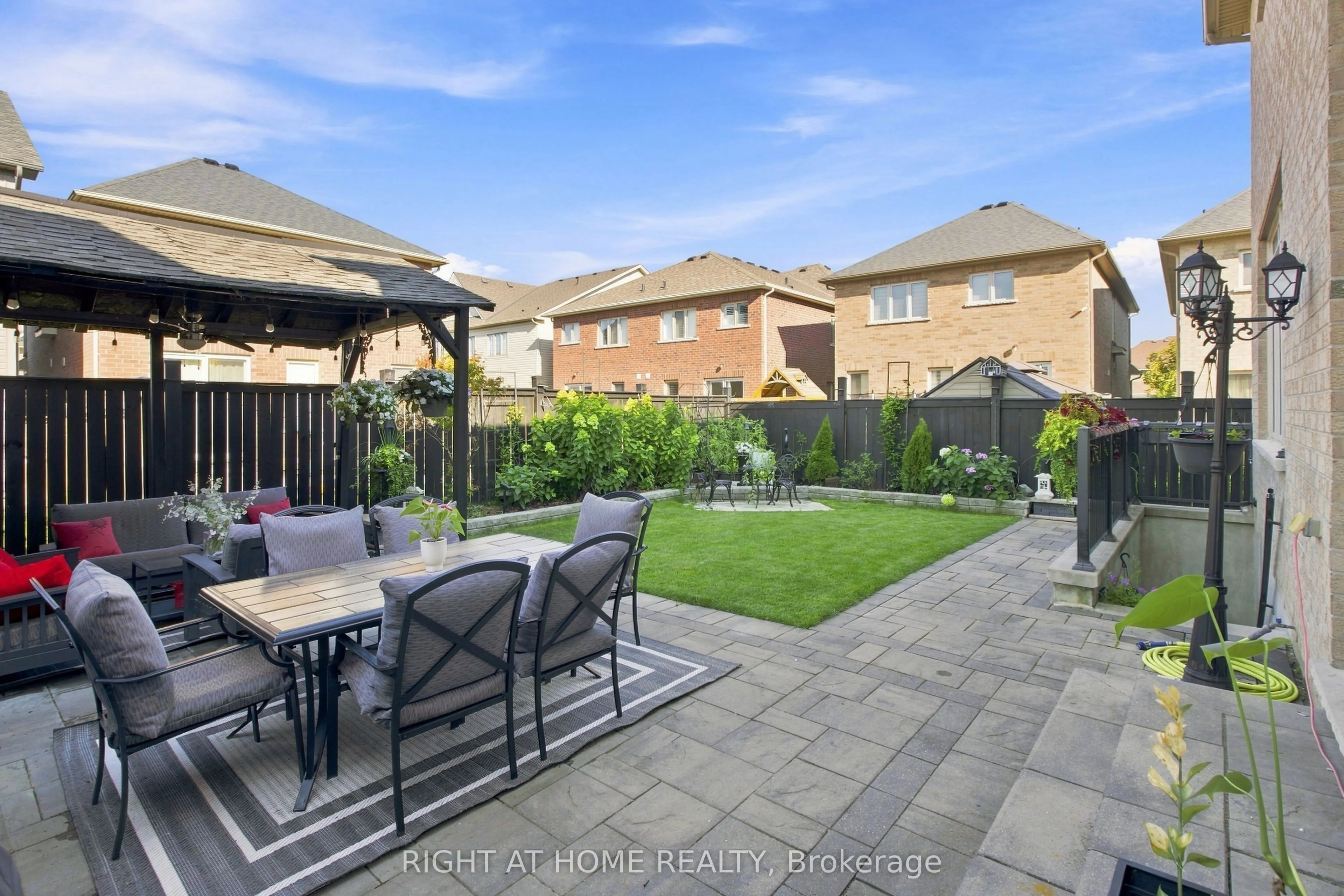 2349 Dress Circle Crescent