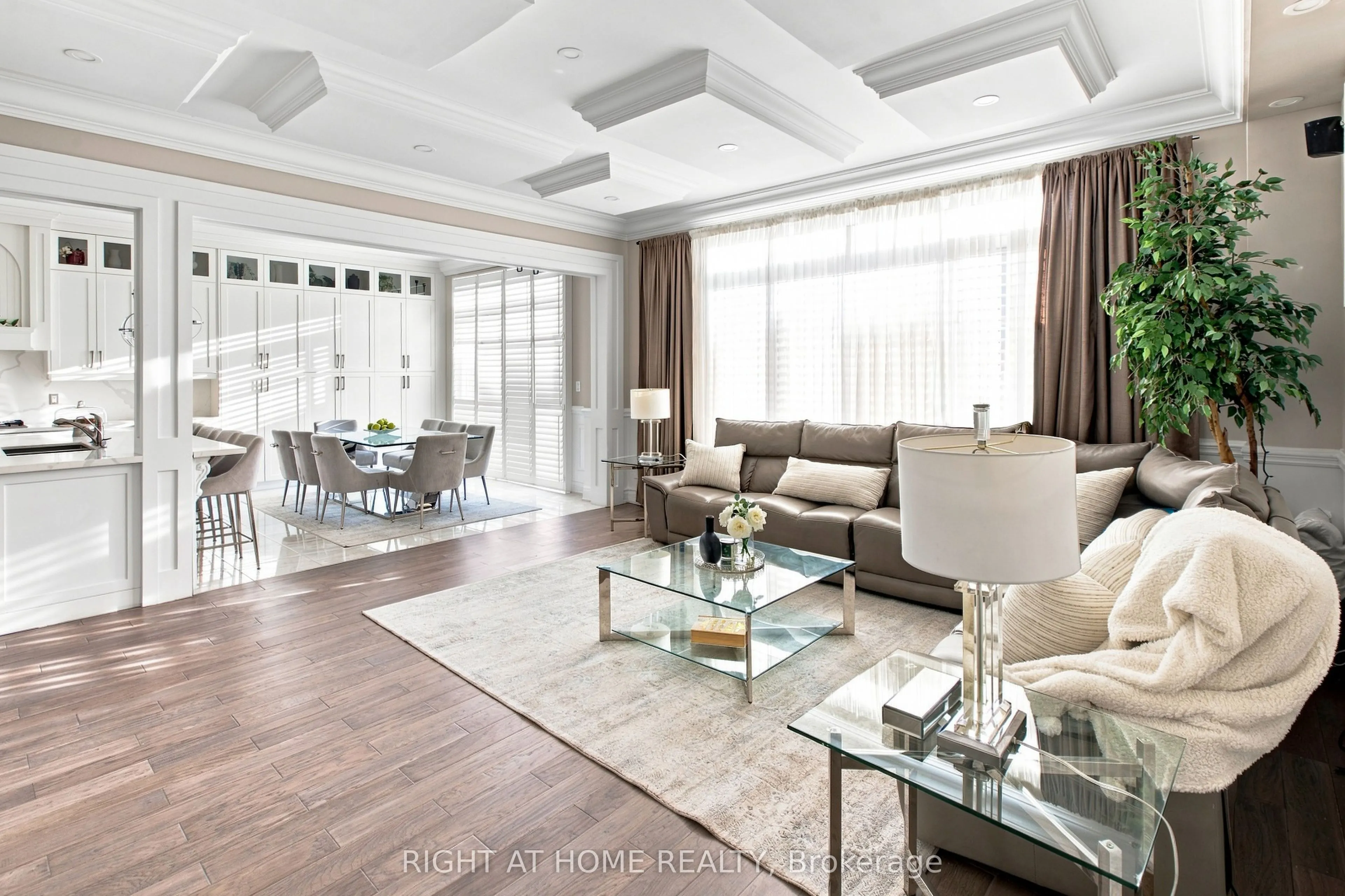 2349 Dress Circle Crescent