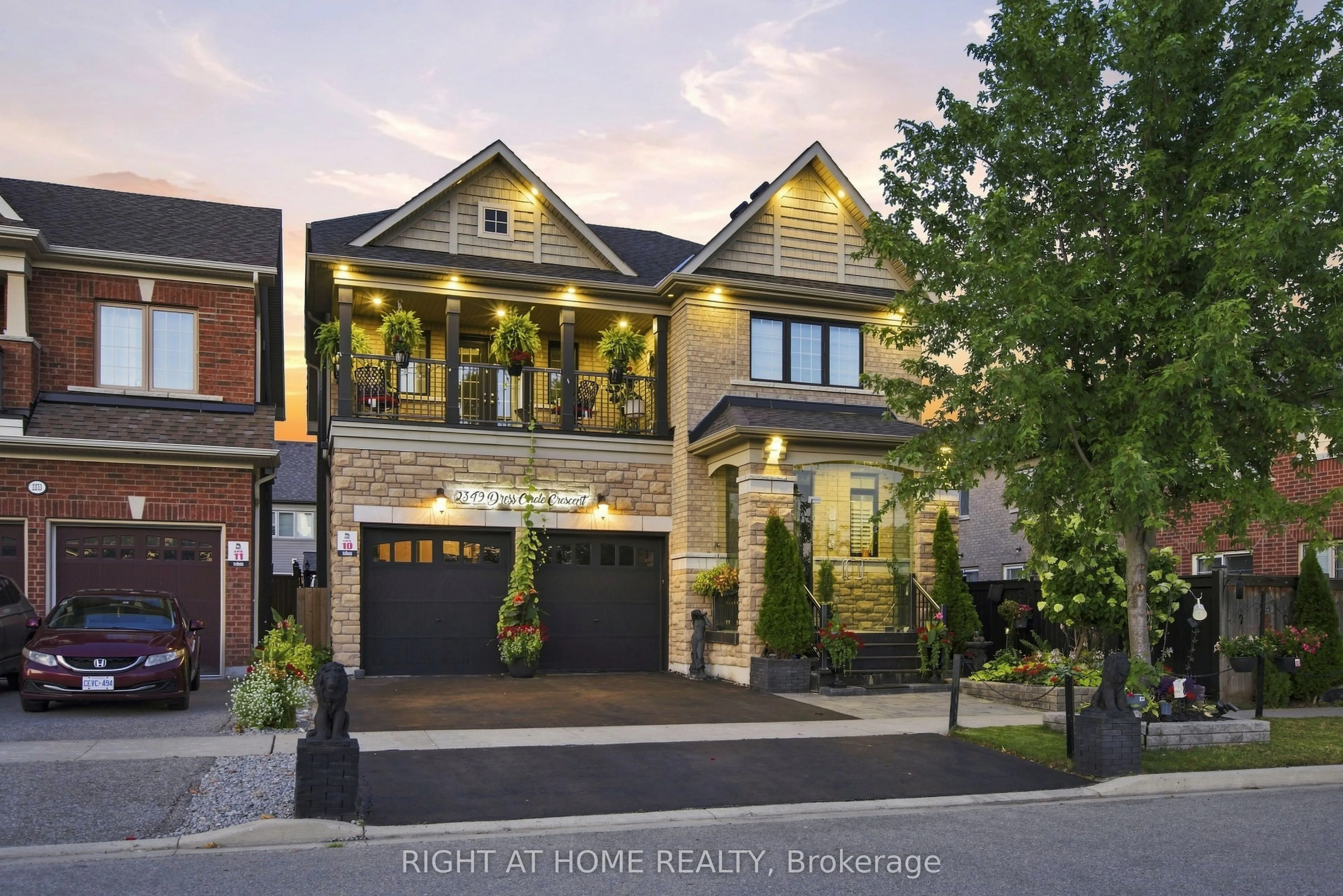 2349 Dress Circle Crescent