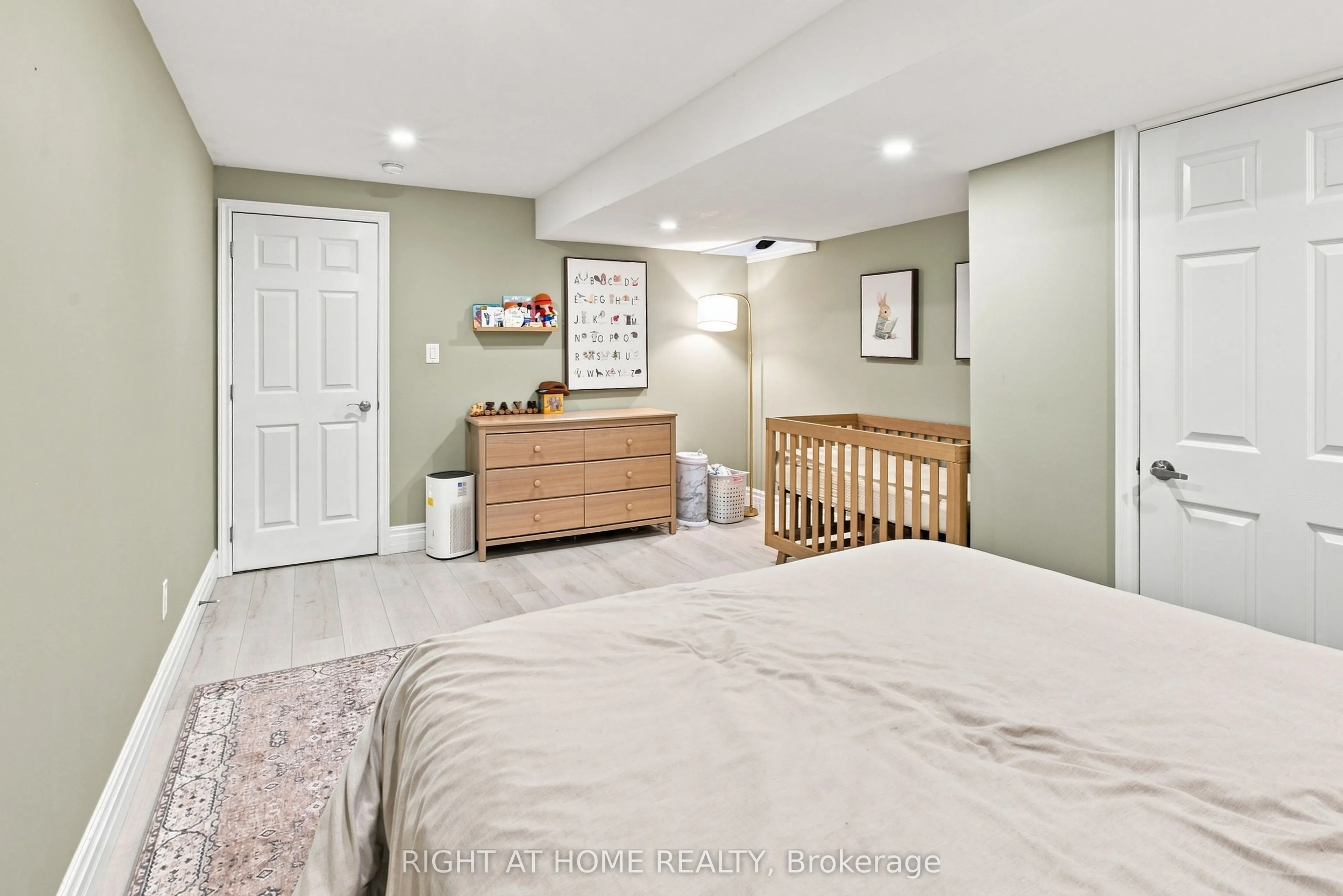 2349 Dress Circle Crescent
