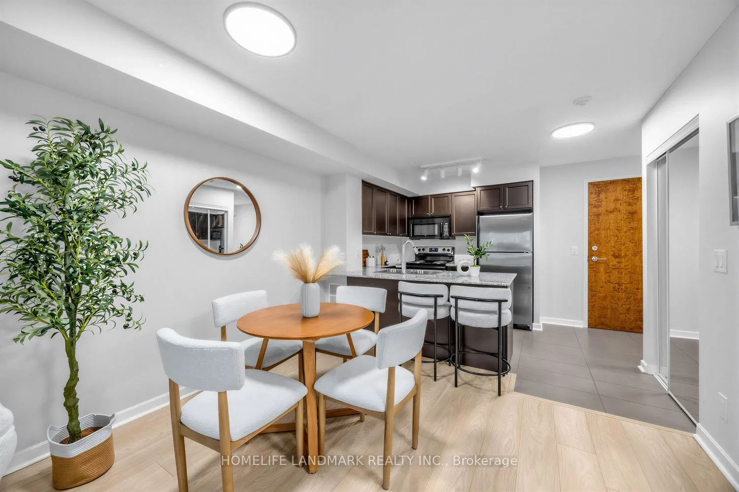 1235 Bayly Street #807