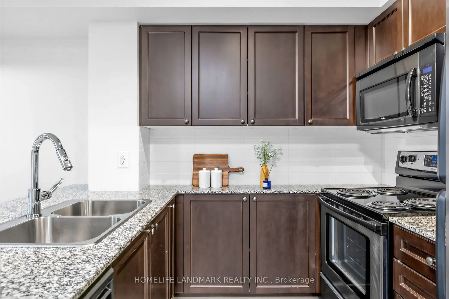 1235 Bayly Street #807