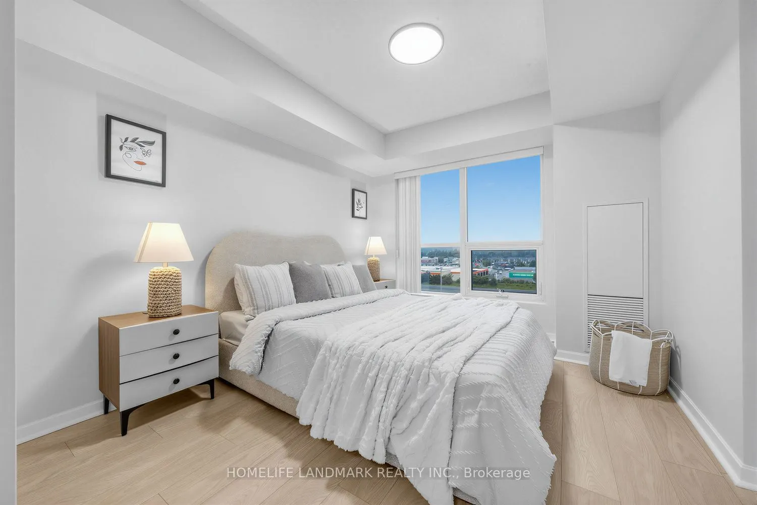 1235 Bayly Street #807