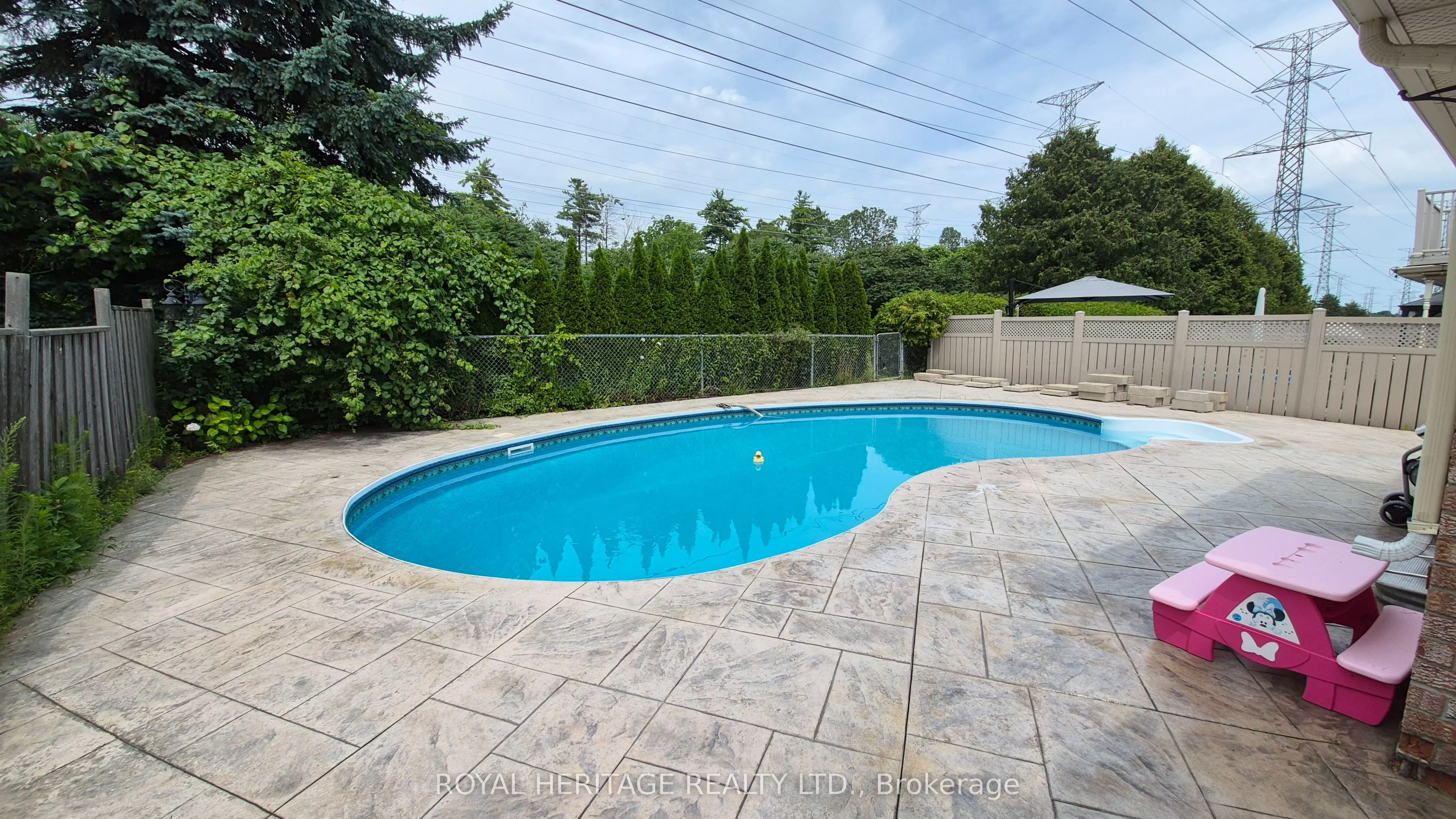 1221 Fieldstone Circle