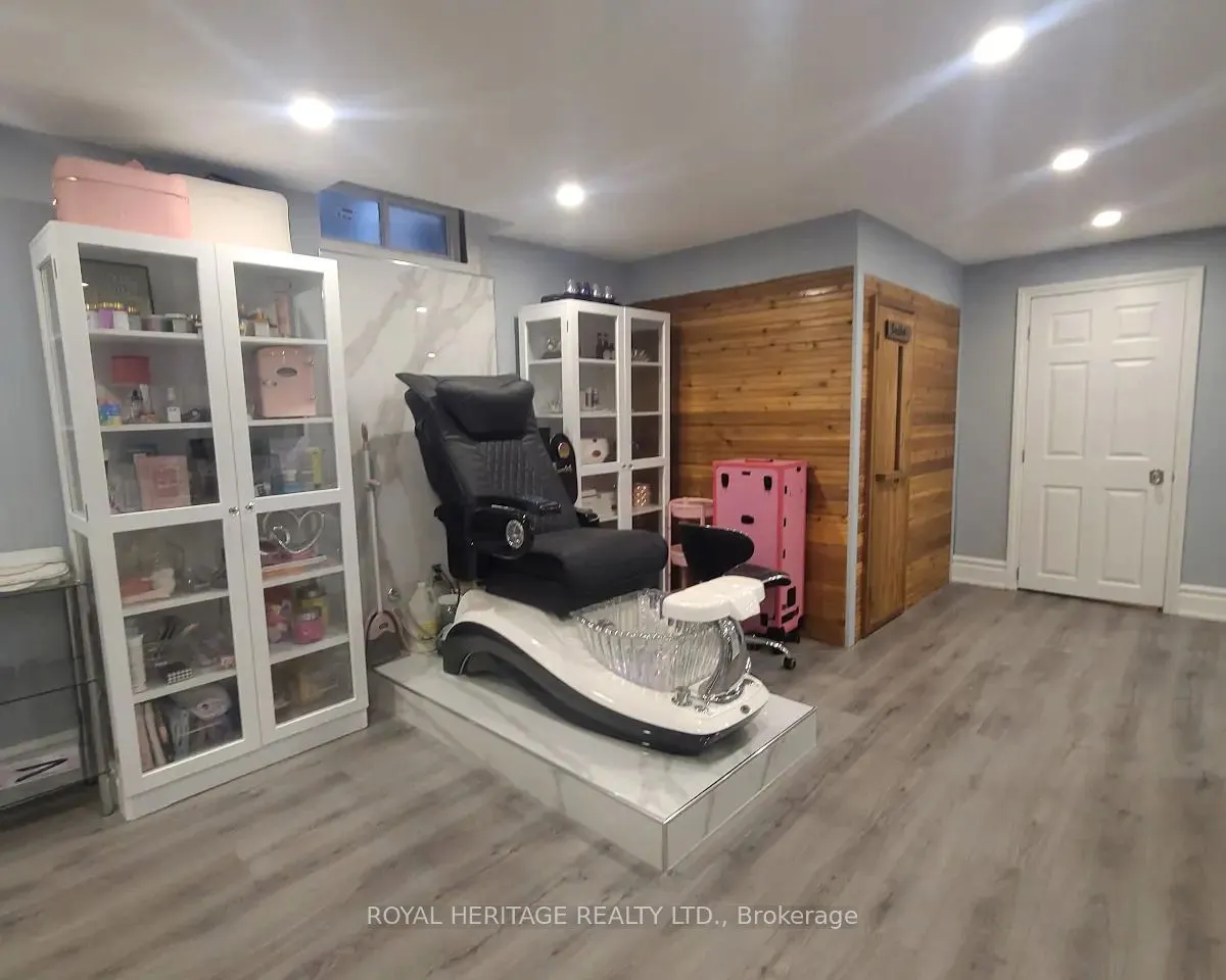 1221 Fieldstone Circle