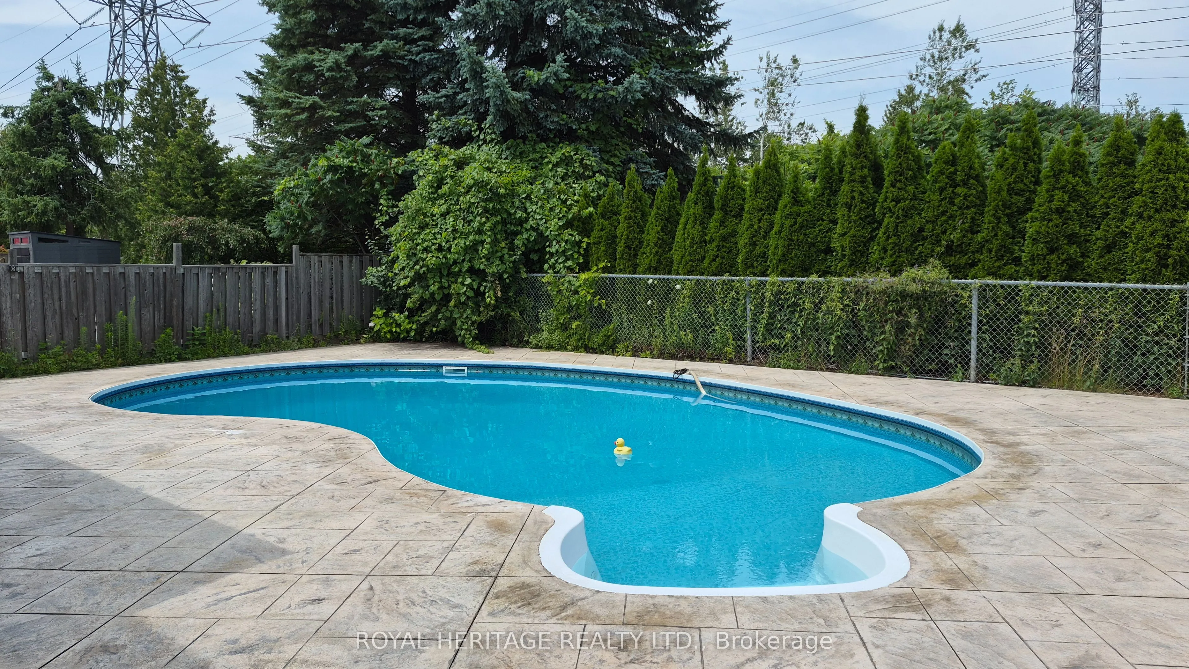 1221 Fieldstone Circle