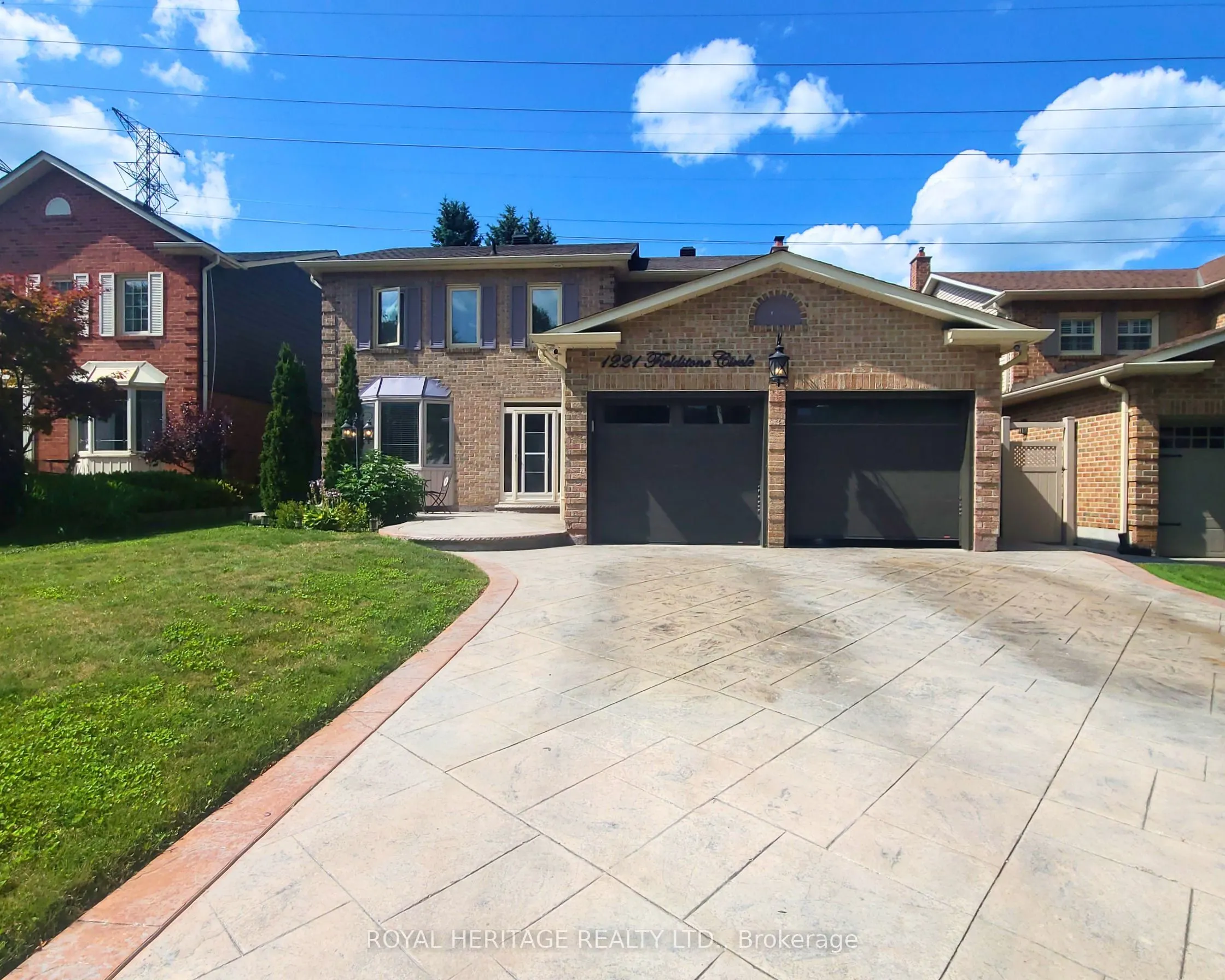 1221 Fieldstone Circle
