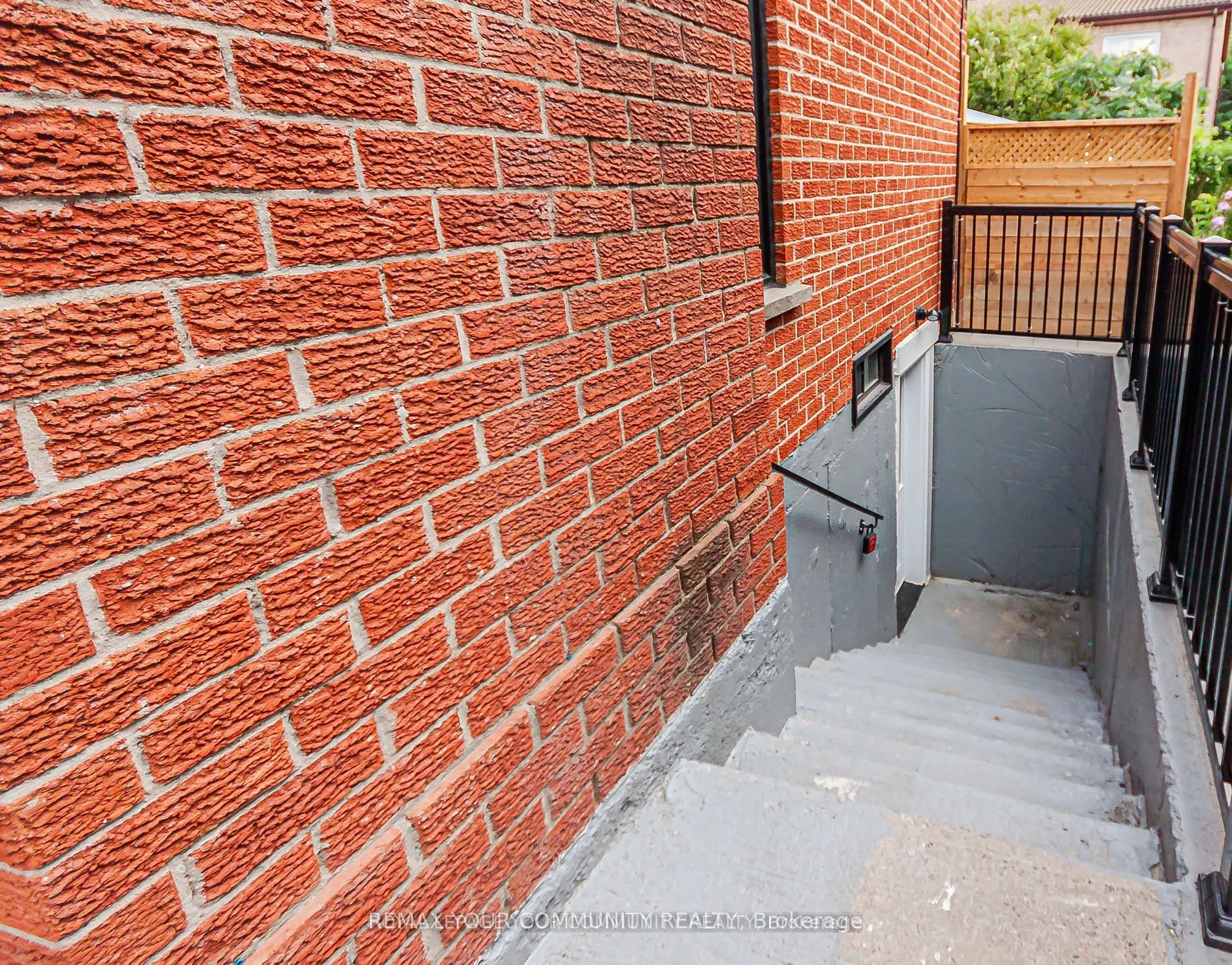 33 Durness Avenue #Bsmt