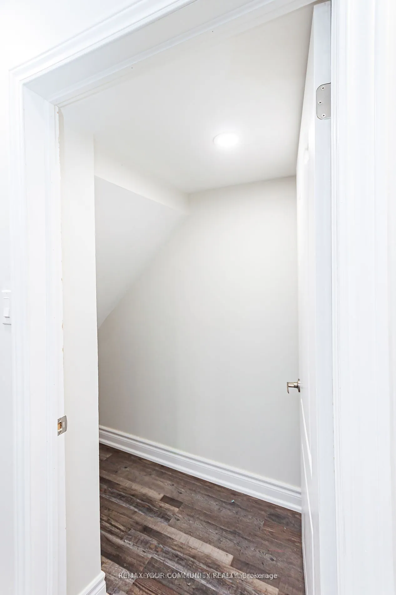 33 Durness Avenue #Bsmt