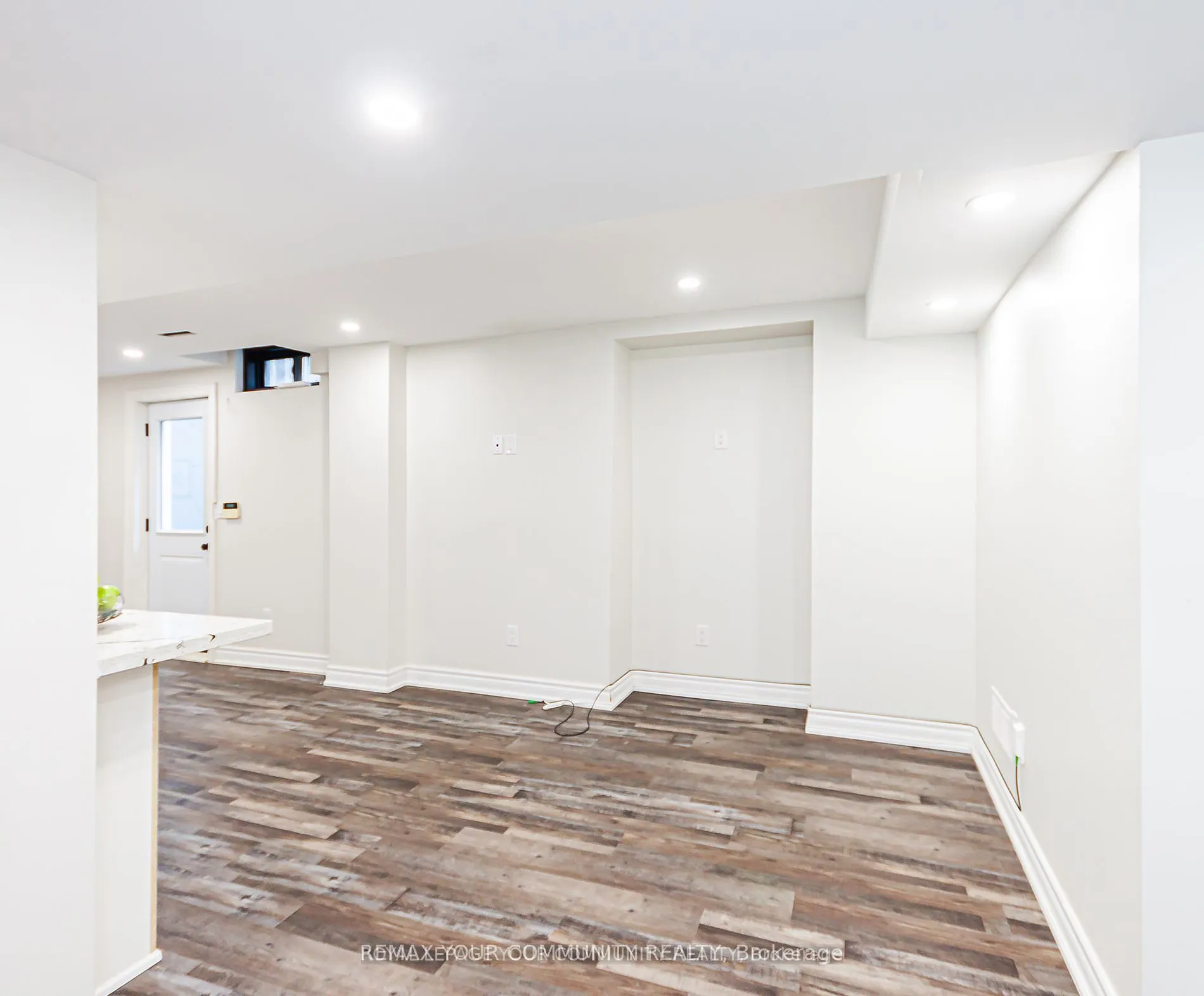 33 Durness Avenue #Bsmt