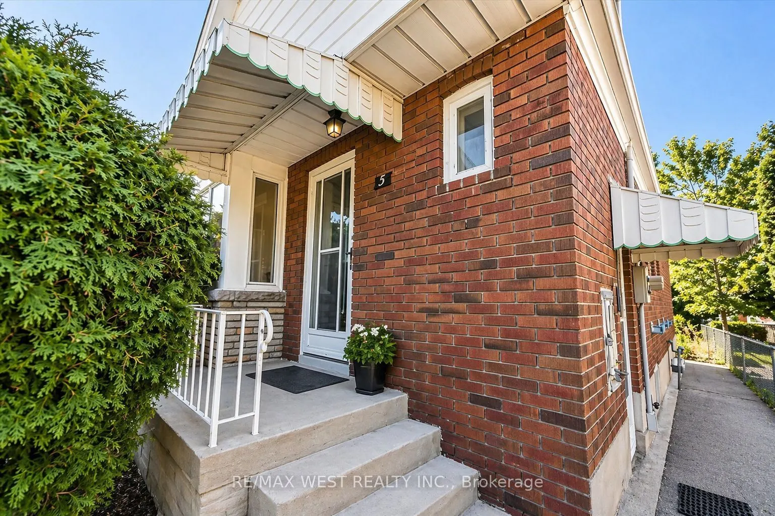 5 Dieppe Road S