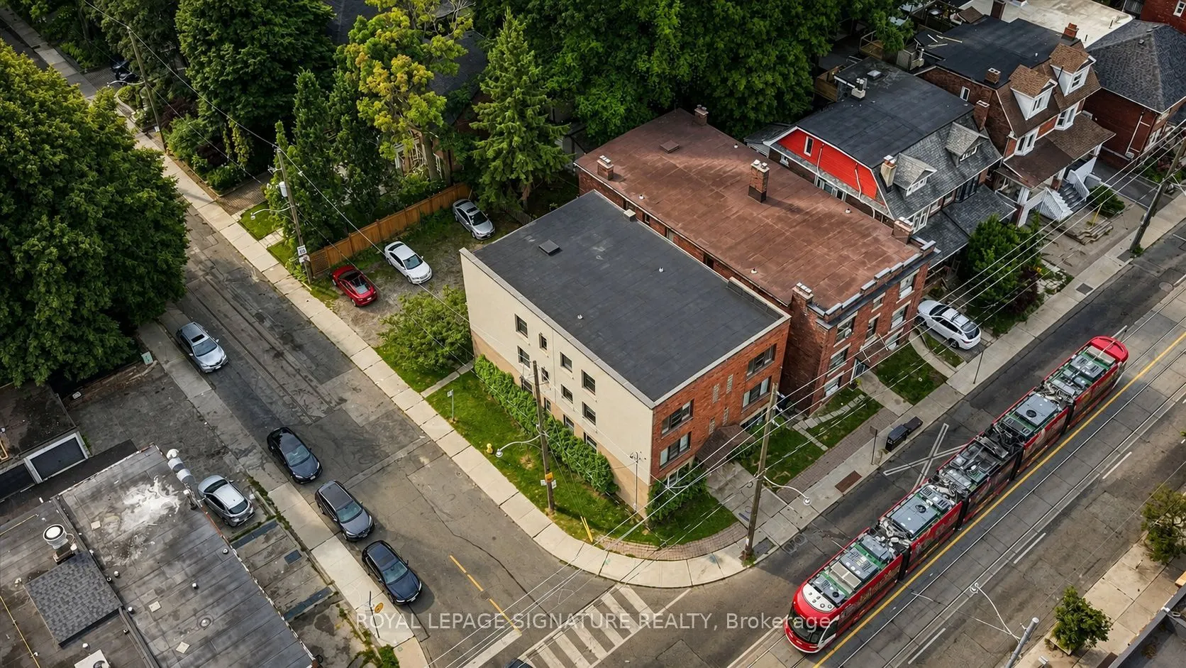 2479 Queen Street E