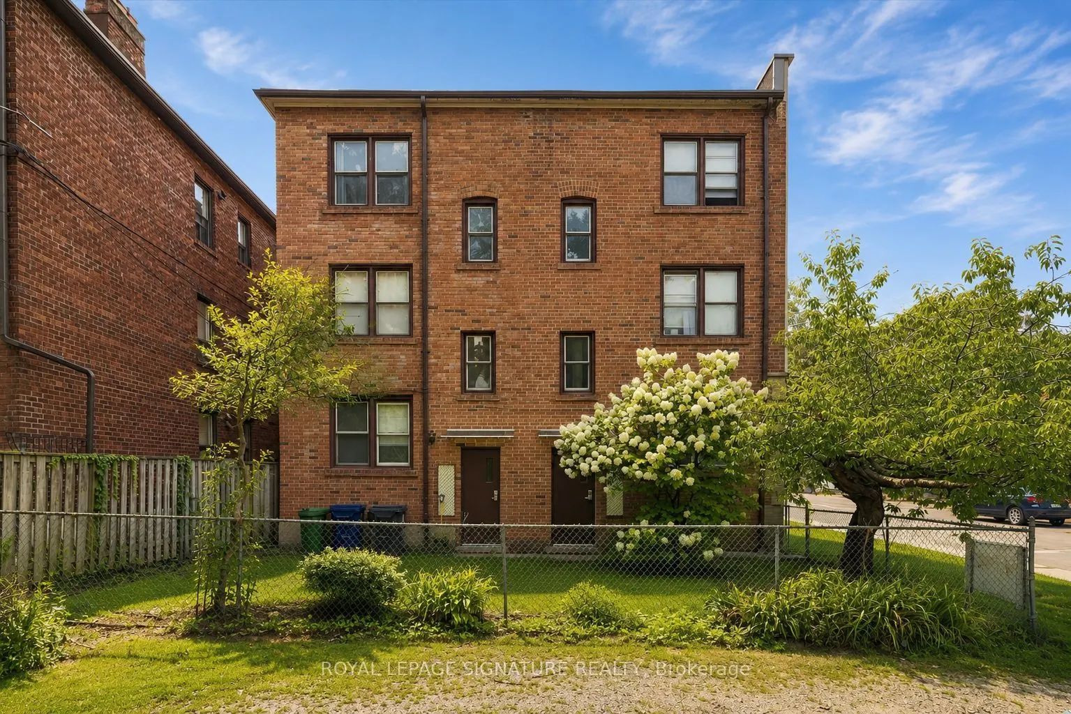 2479 Queen Street E