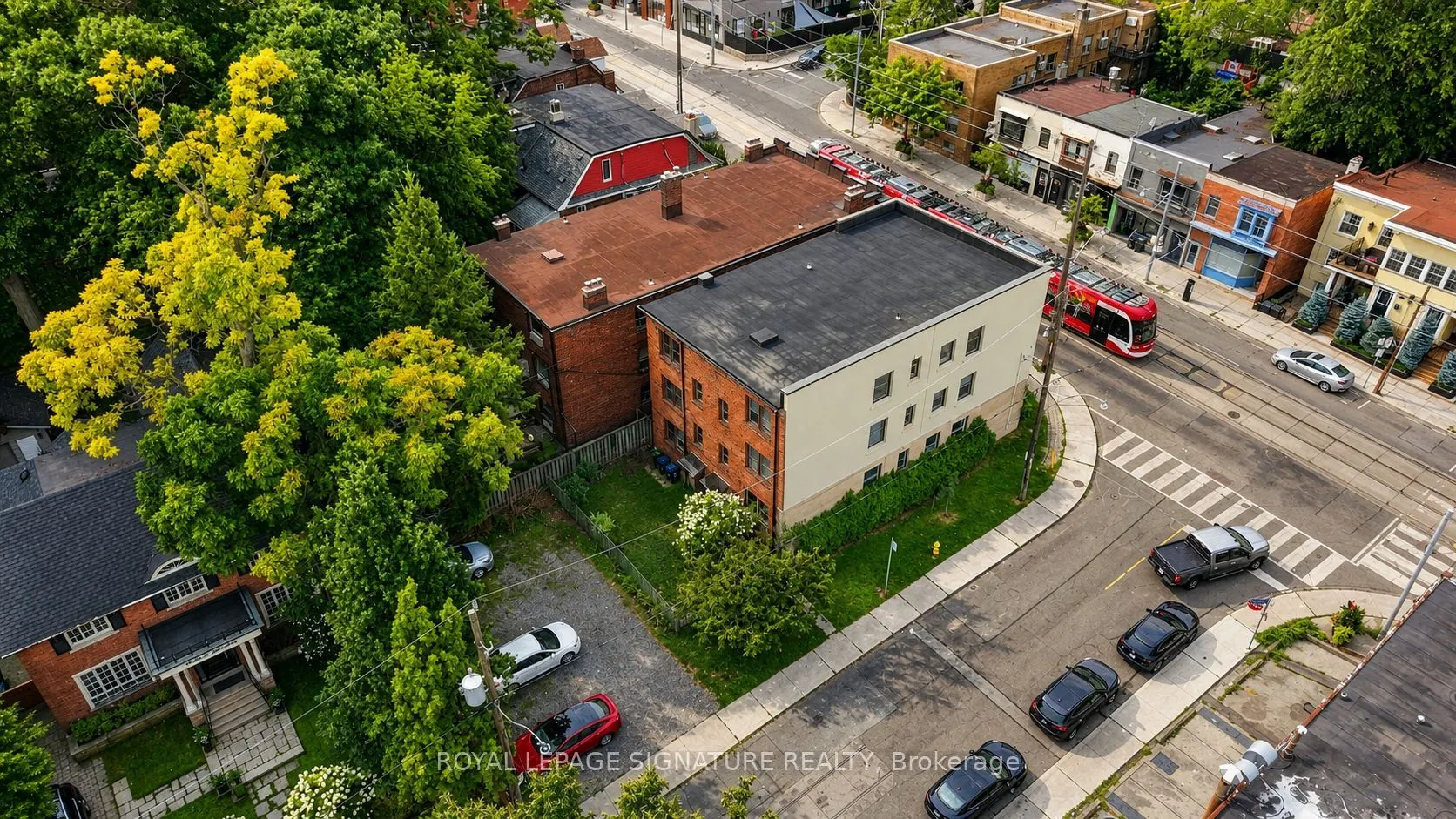 2479 Queen Street E