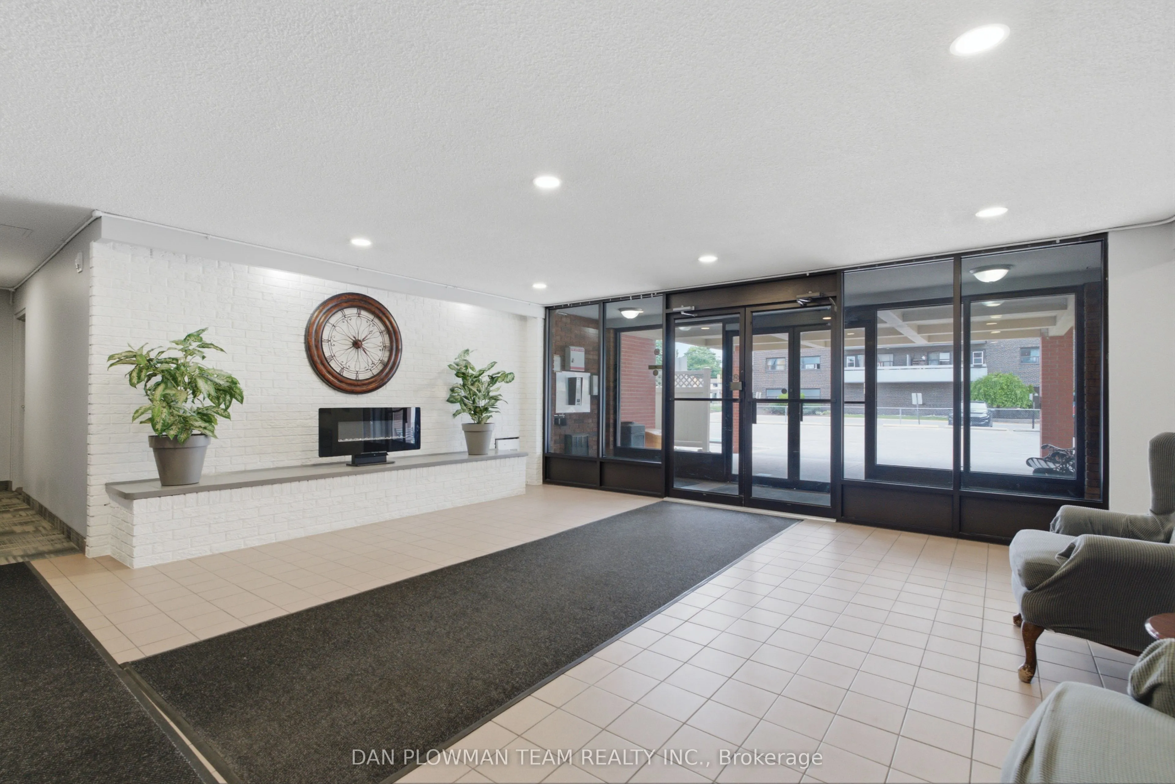 131 Taunton Road E #204