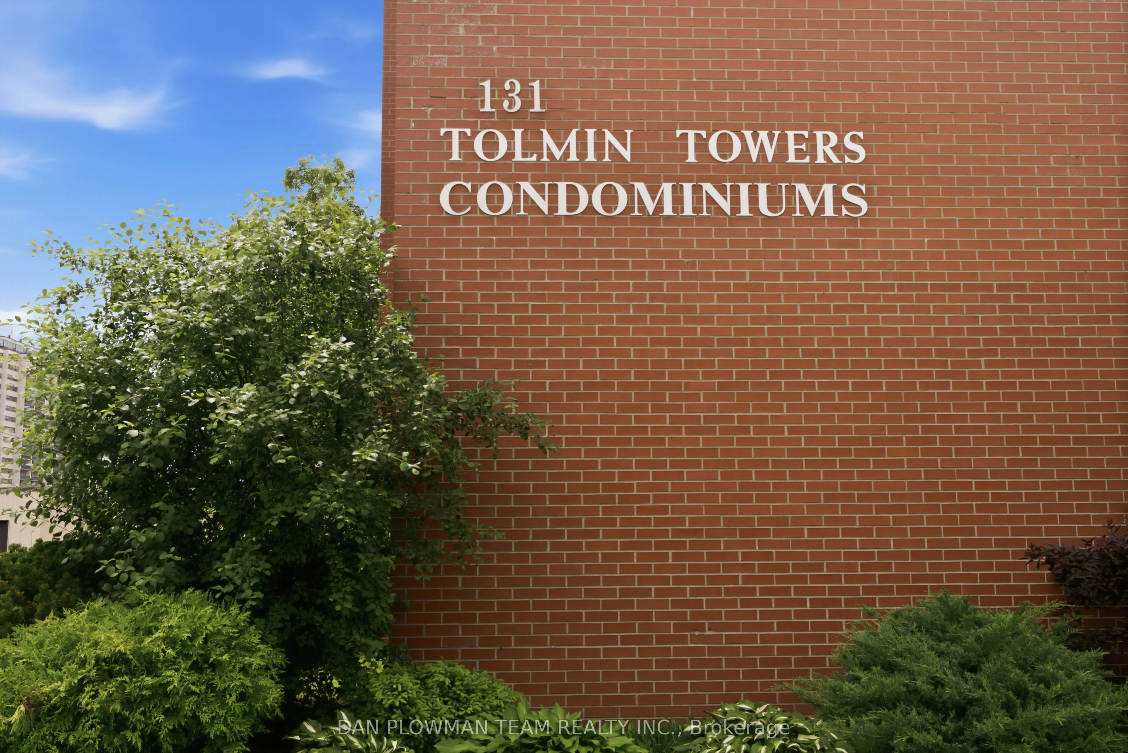 131 Taunton Road E #204