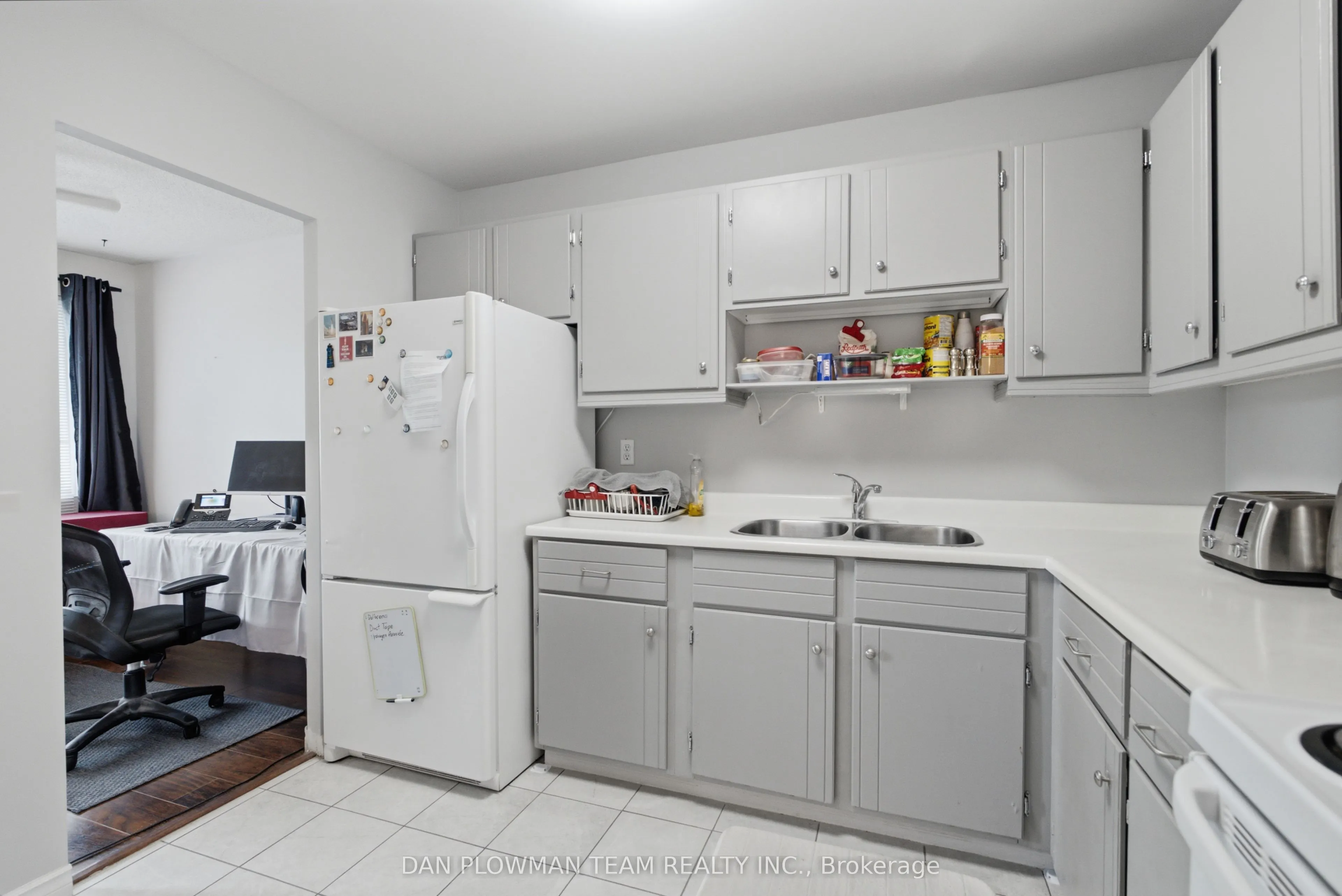 131 Taunton Road E #204