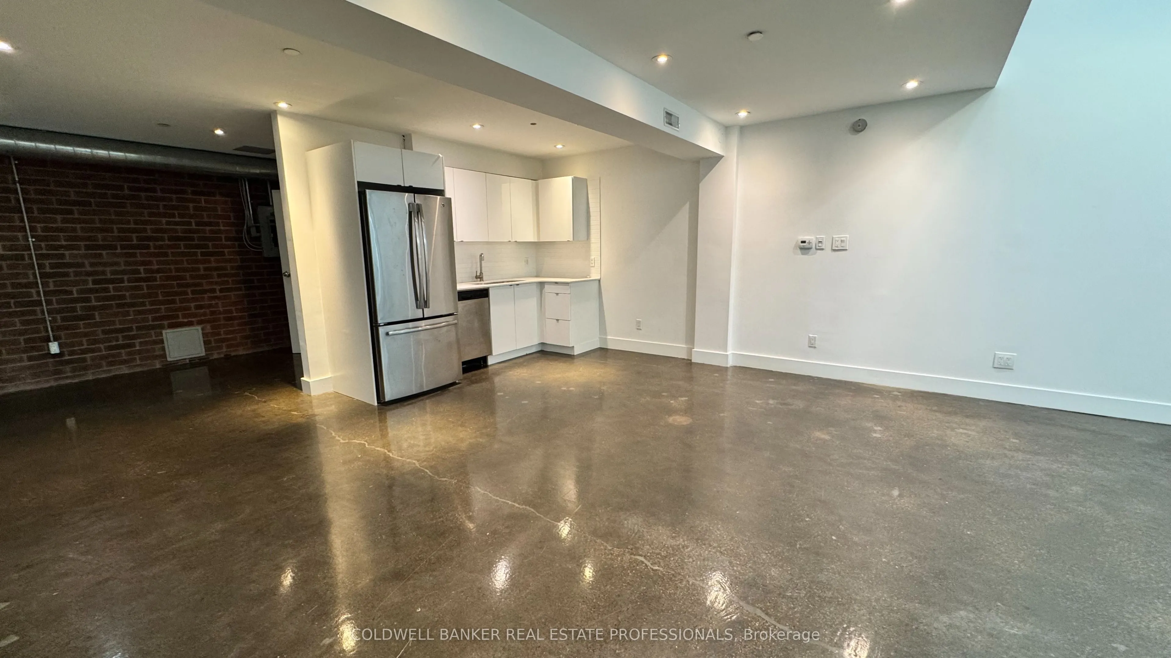 1159 Dundas Street E #158